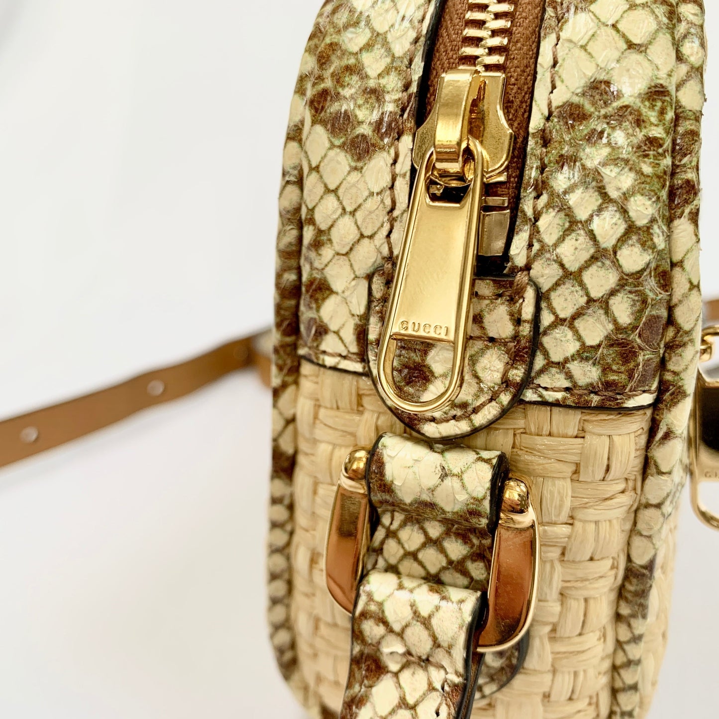 Gucci Mini GG Ophidia Straw Shoulder Bag with Printed Trim in Beige and Green