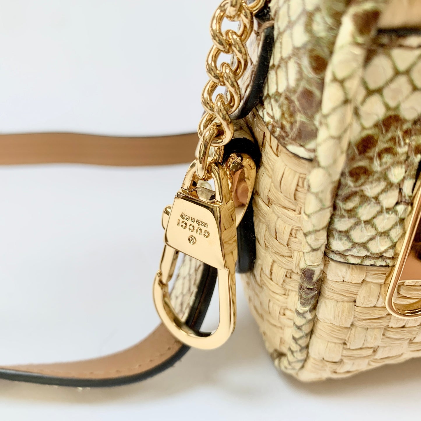 Gucci Mini GG Ophidia Straw Shoulder Bag with Printed Trim in Beige and Green