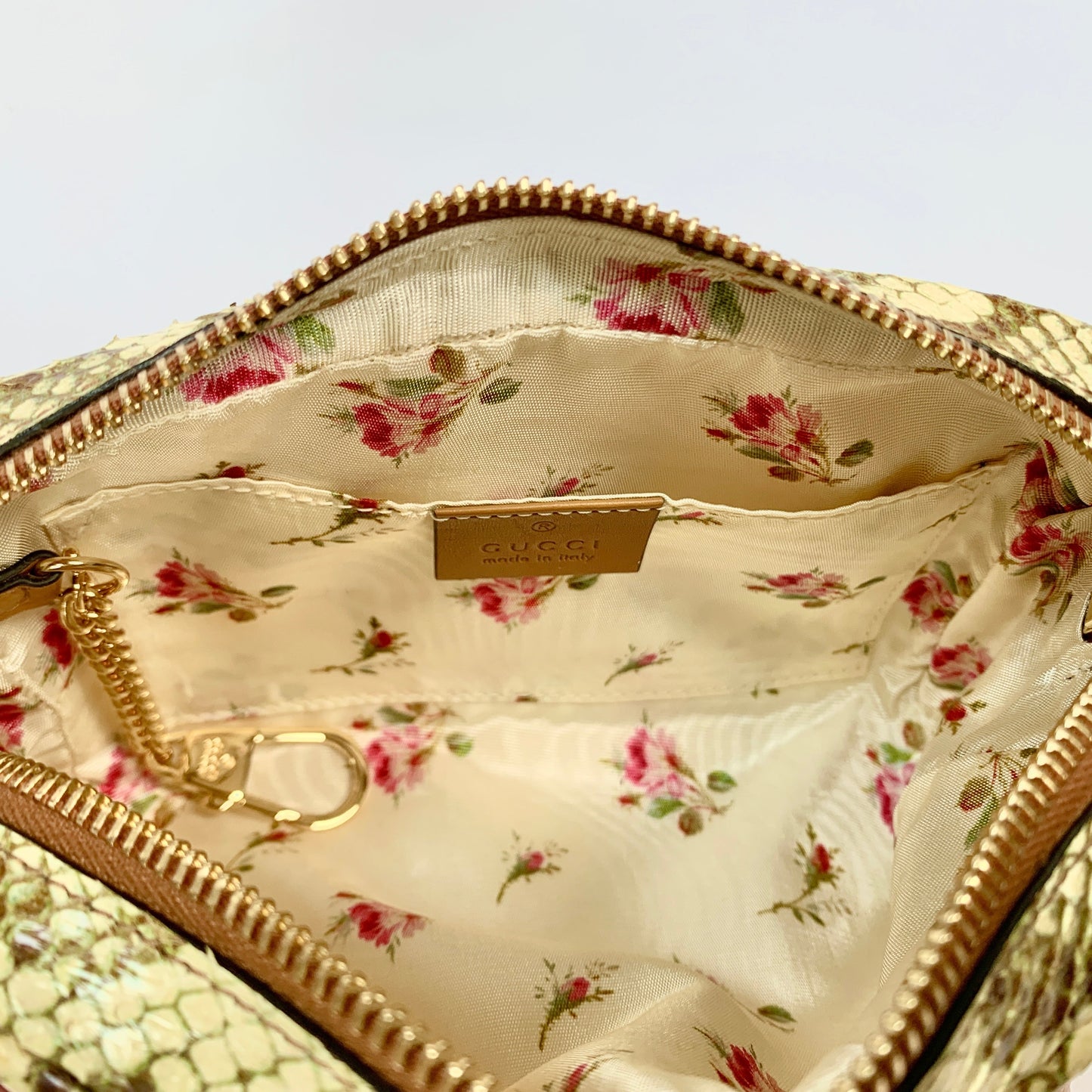 Gucci Mini GG Ophidia Straw Shoulder Bag with Printed Trim in Beige and Green