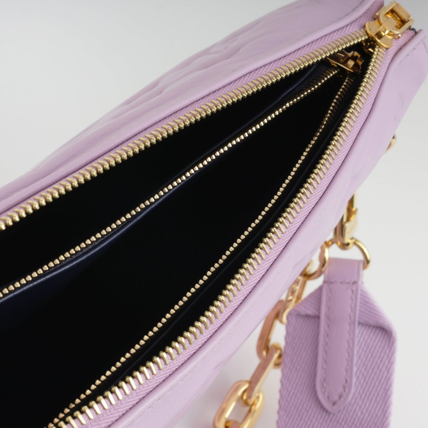Louis Vuitton Coussin PM - Lilac Empreinte