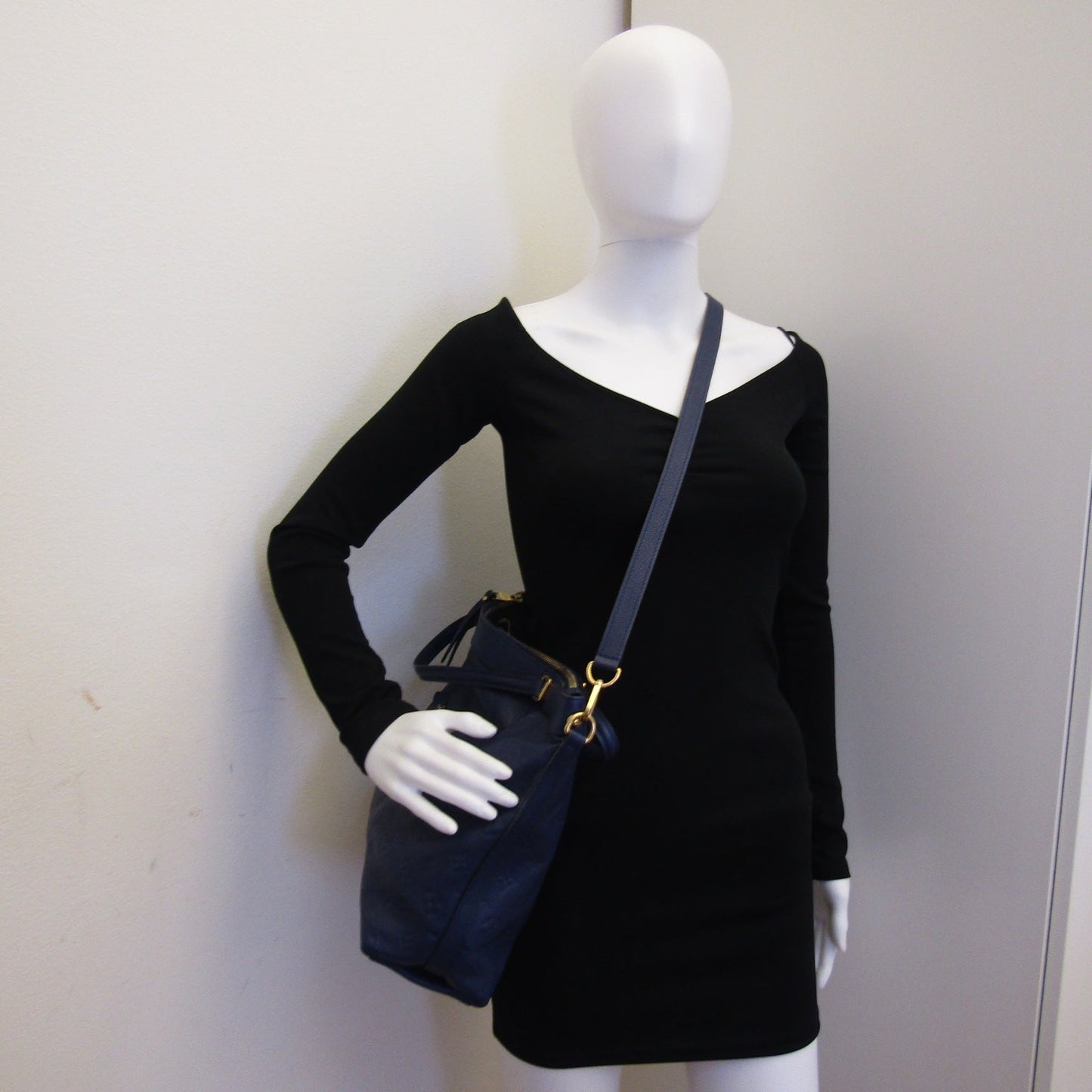 LOUIS VUITTON Bastille Shoulder Bag in Blue Leather