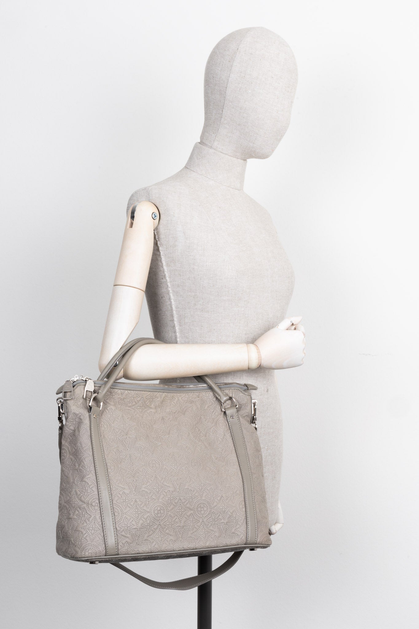 LOUIS VUITTON Antheia Ixia PM Grey