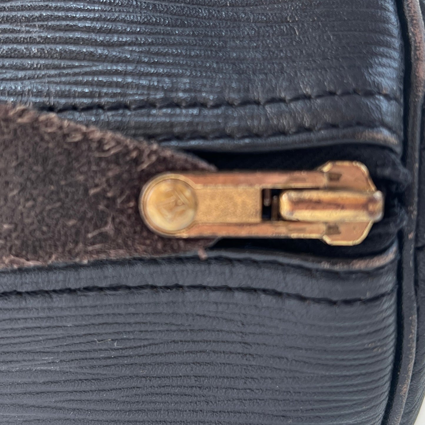 LOUIS VUITTON Black Epi Leather Speedy 40