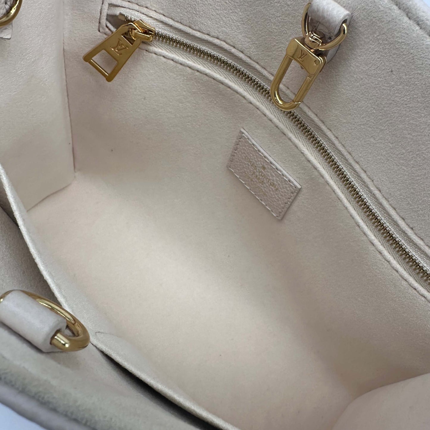 LOUIS VUITTON Empreinte Monogram Giant By The Pool Onthego PM