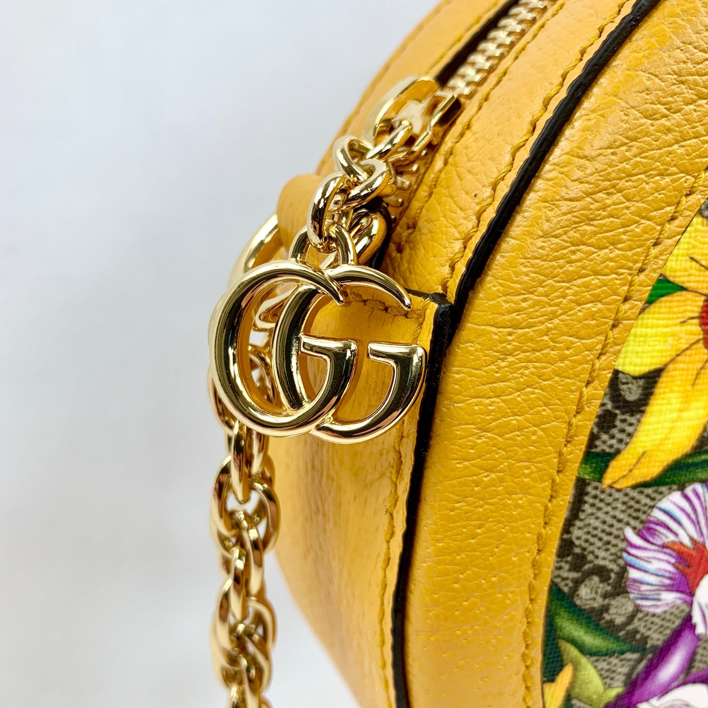 Gucci Mini Ophidia GG Flora Round Shoulder Bag in Yellow