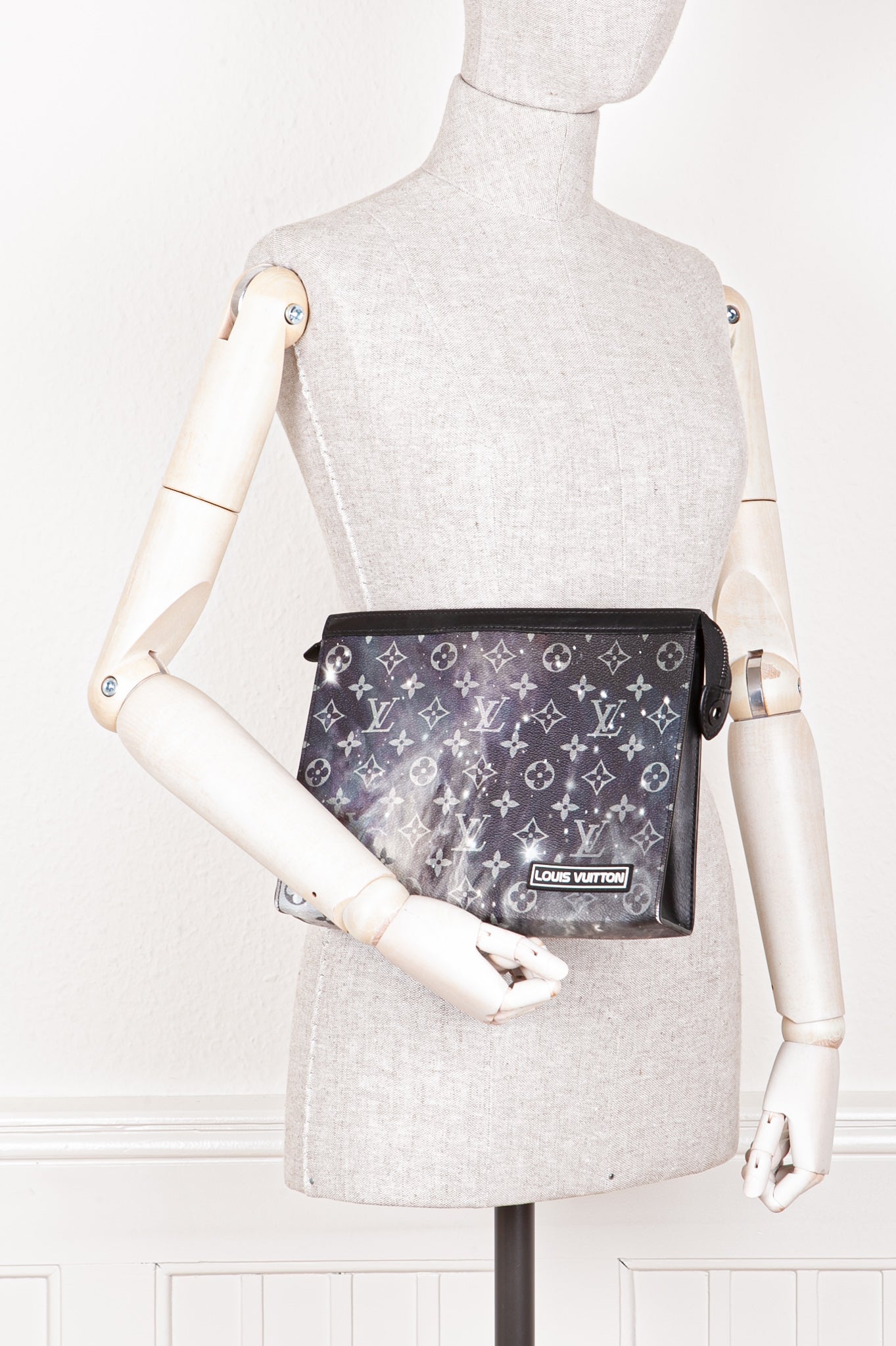 LOUIS VUITTON Galaxy Pochette Voyage MM