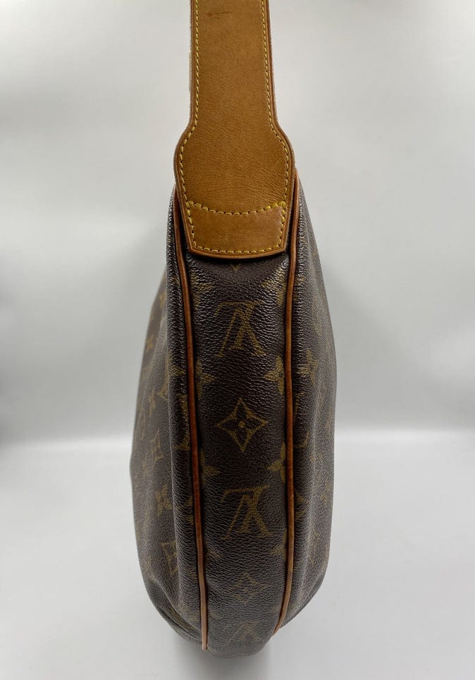 Louis Vuitton Croissant GM