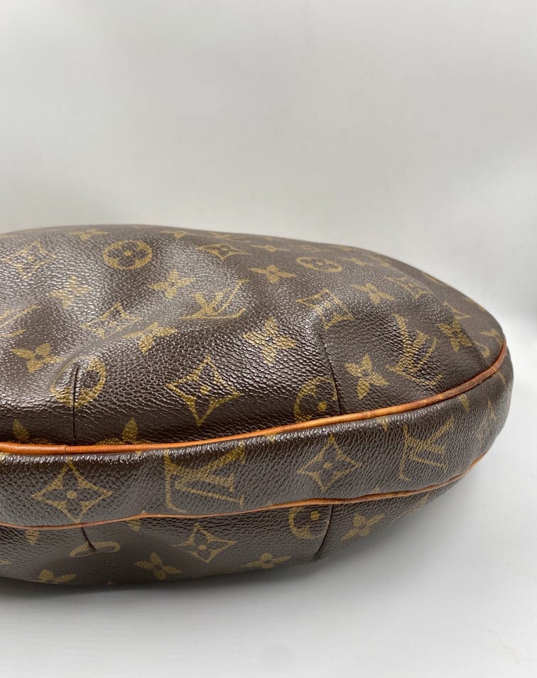 Louis Vuitton Croissant GM