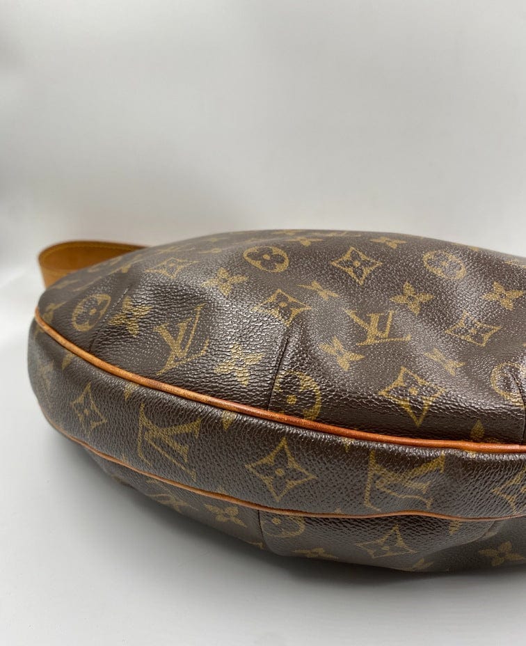 Louis Vuitton Croissant GM