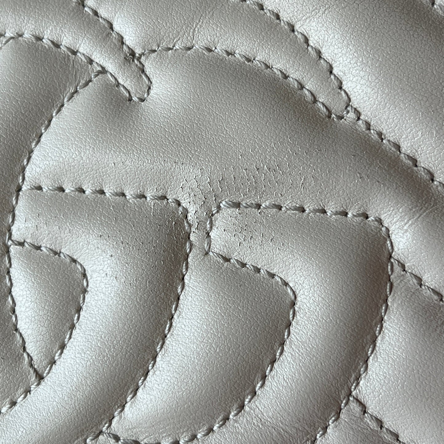 GUCCI GG Marmont White Leather Small Shoulder Bag