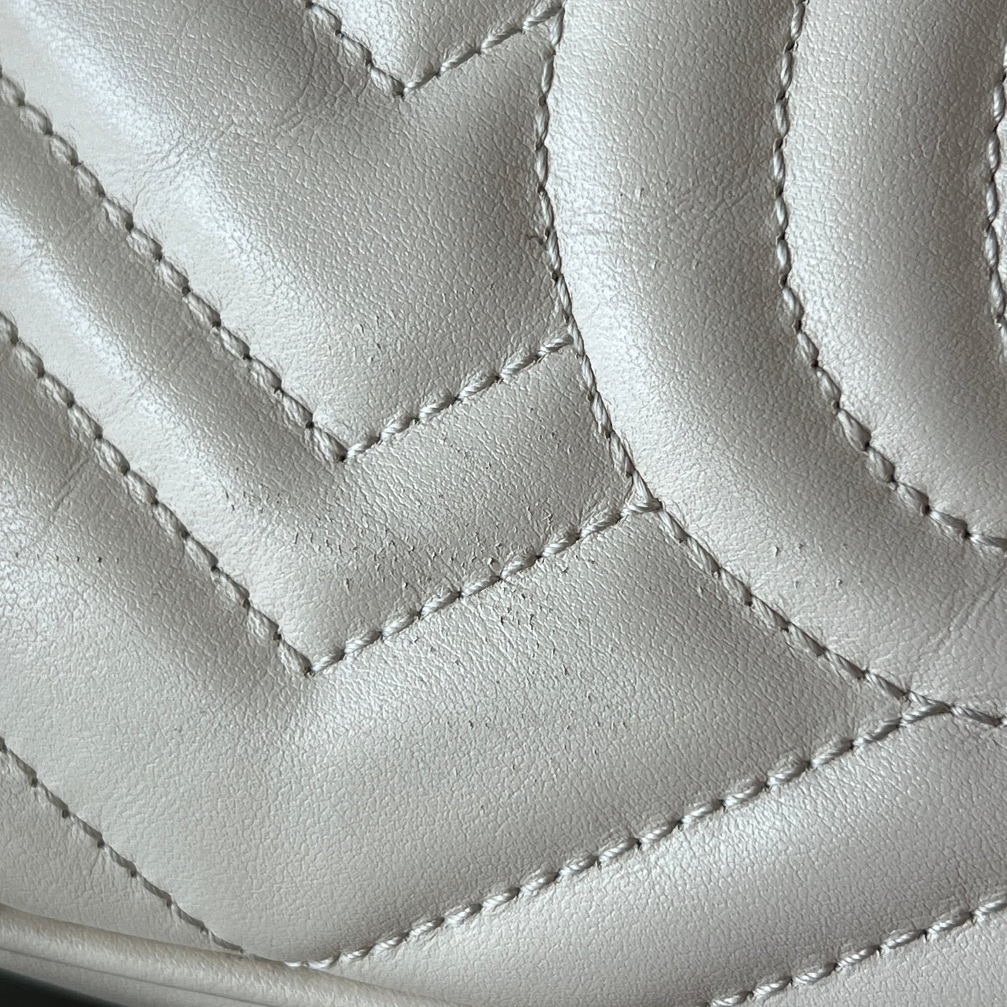 GUCCI GG Marmont White Leather Small Shoulder Bag