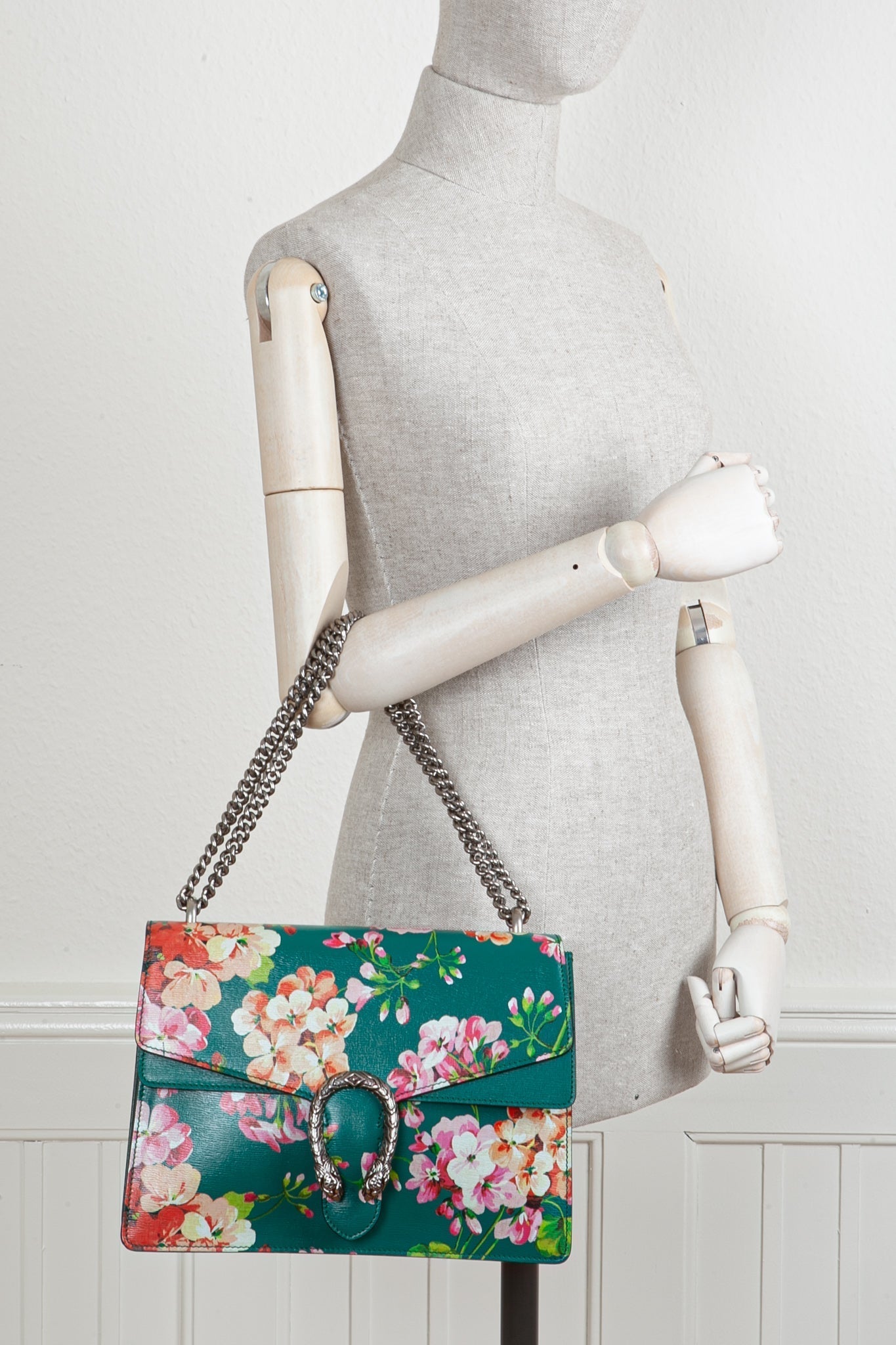 GUCCI Medium Dionysus Bag Blooms