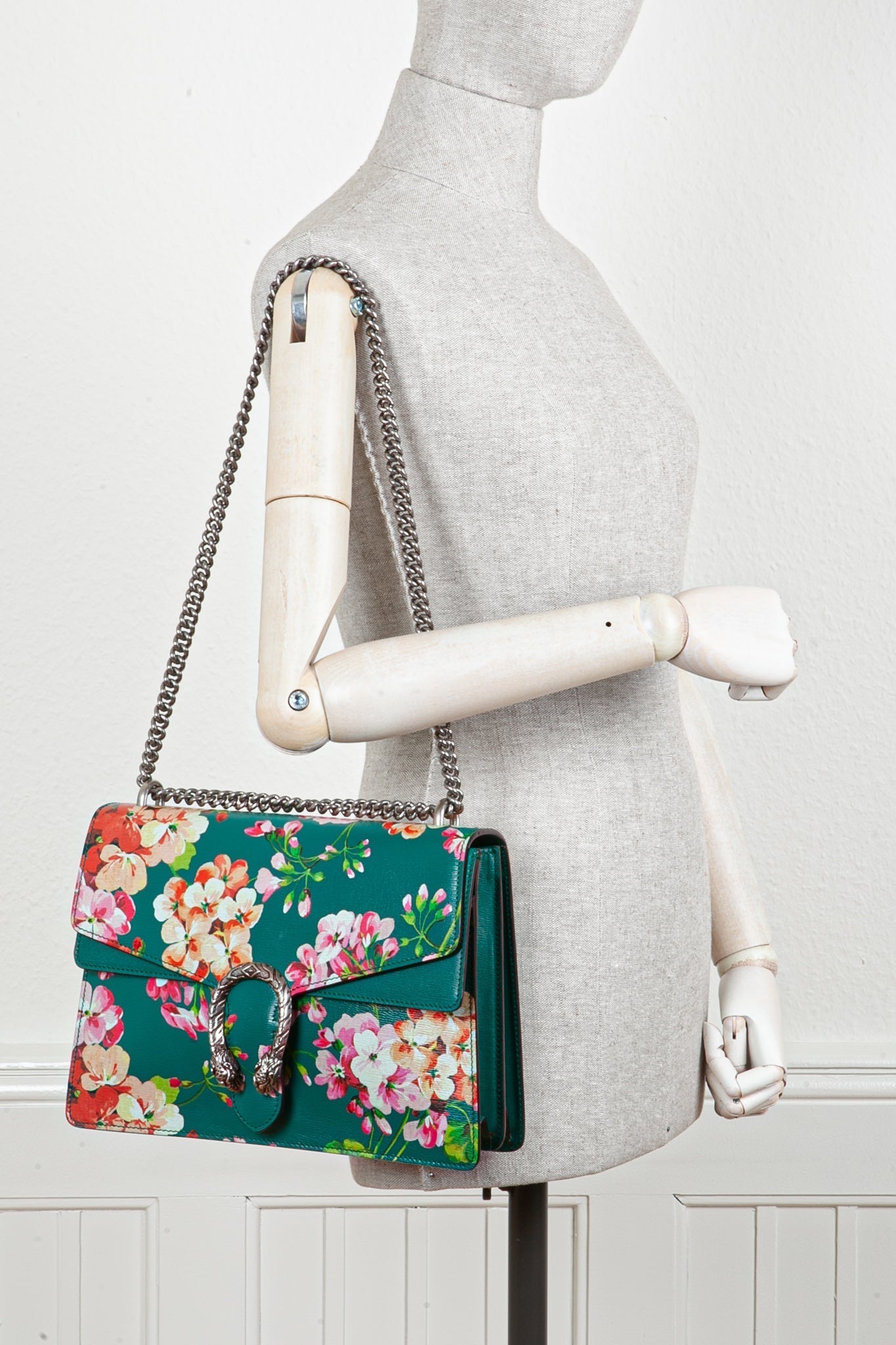 GUCCI Medium Dionysus Bag Blooms
