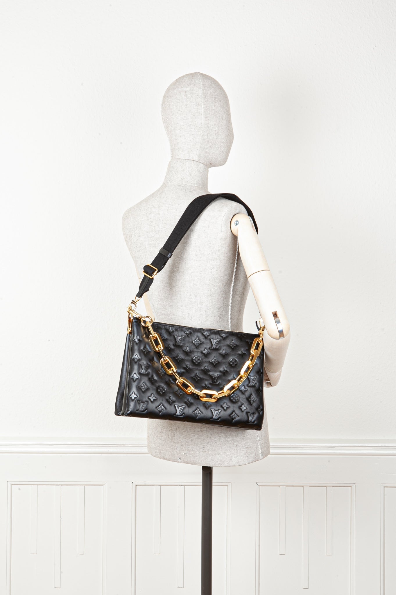 LOUIS VUITTON Coussin MM Black
