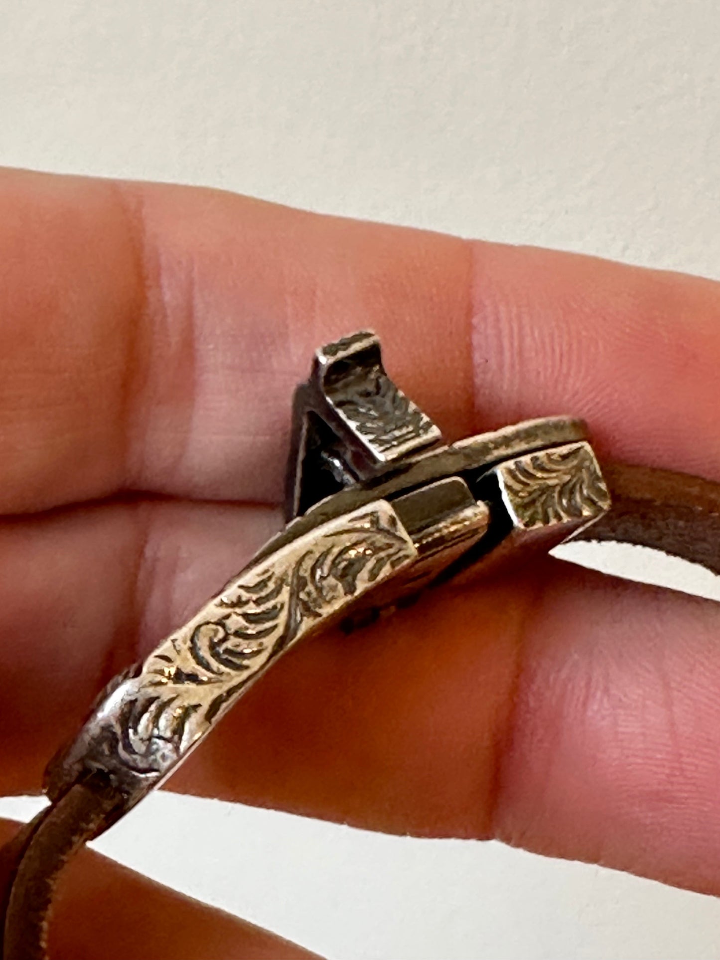 Gucci Anger Forest Wolf Head Leather Bracelet in Brown