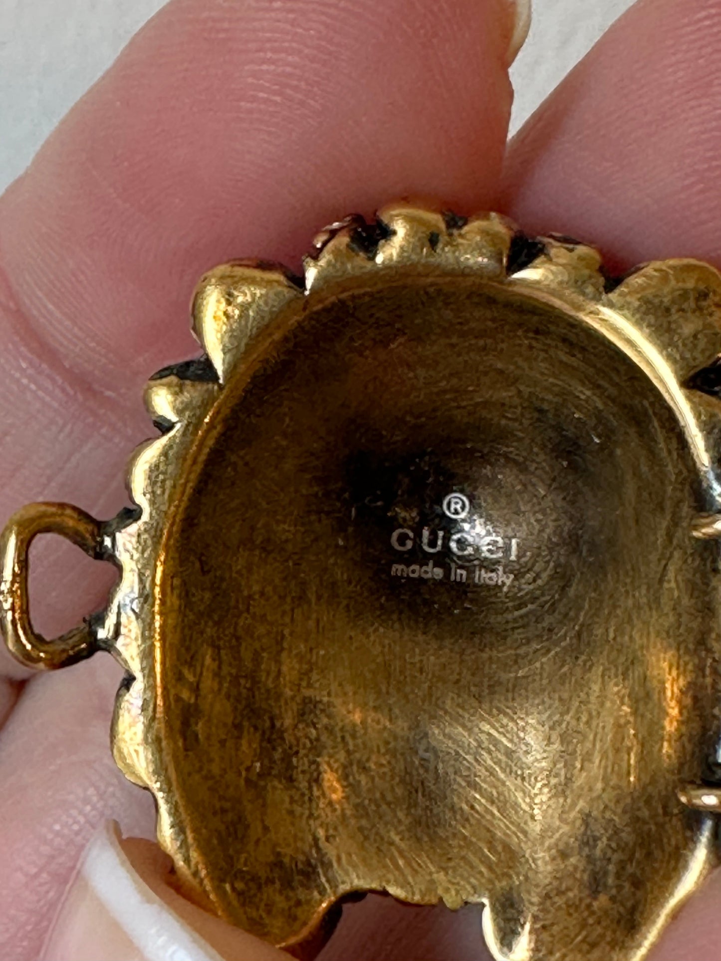 Gucci Lion Head Crystal Bracelet in Gold Metal