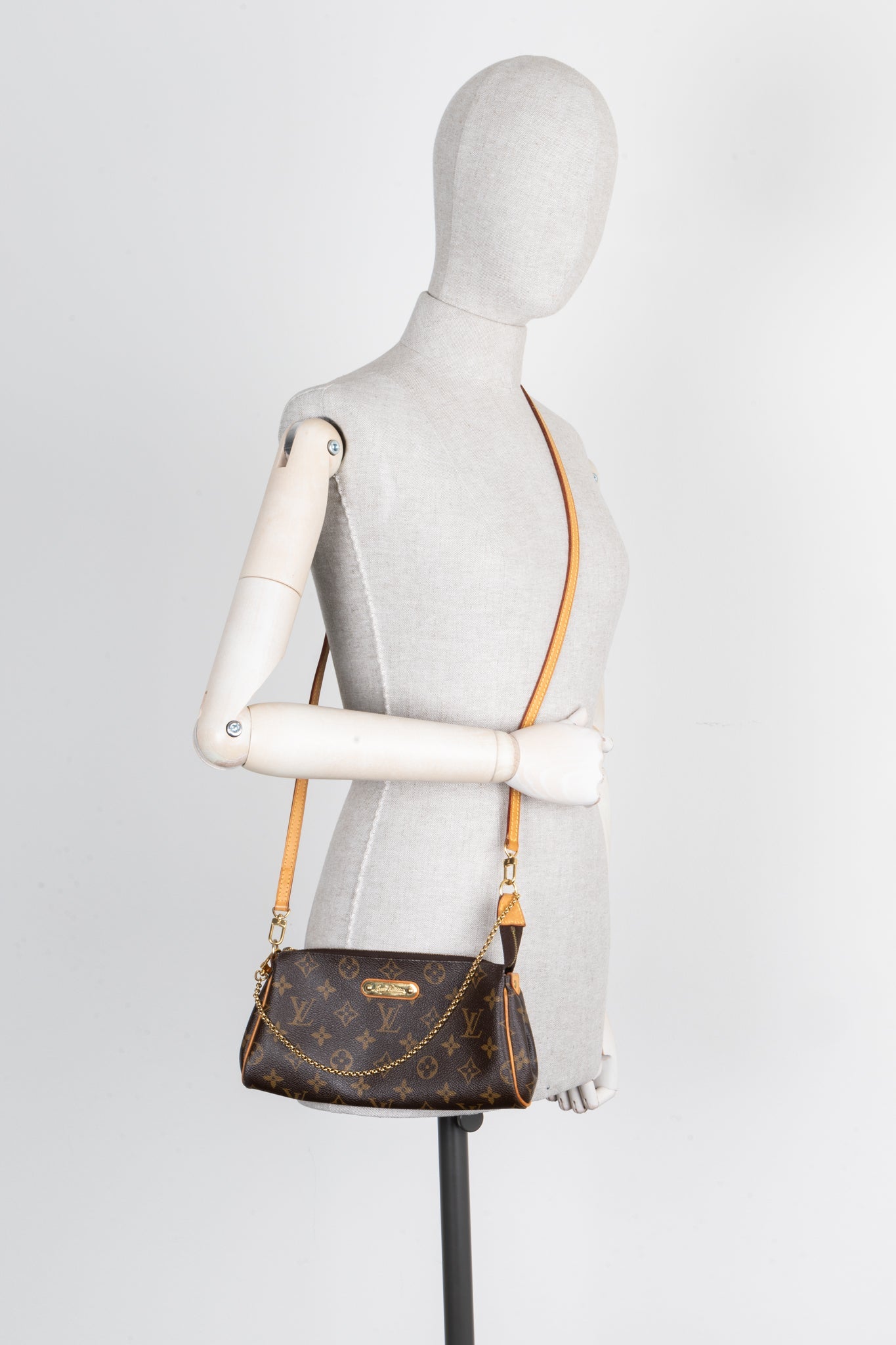 LOUIS VUITTON Eva Pochette MNG Canvas