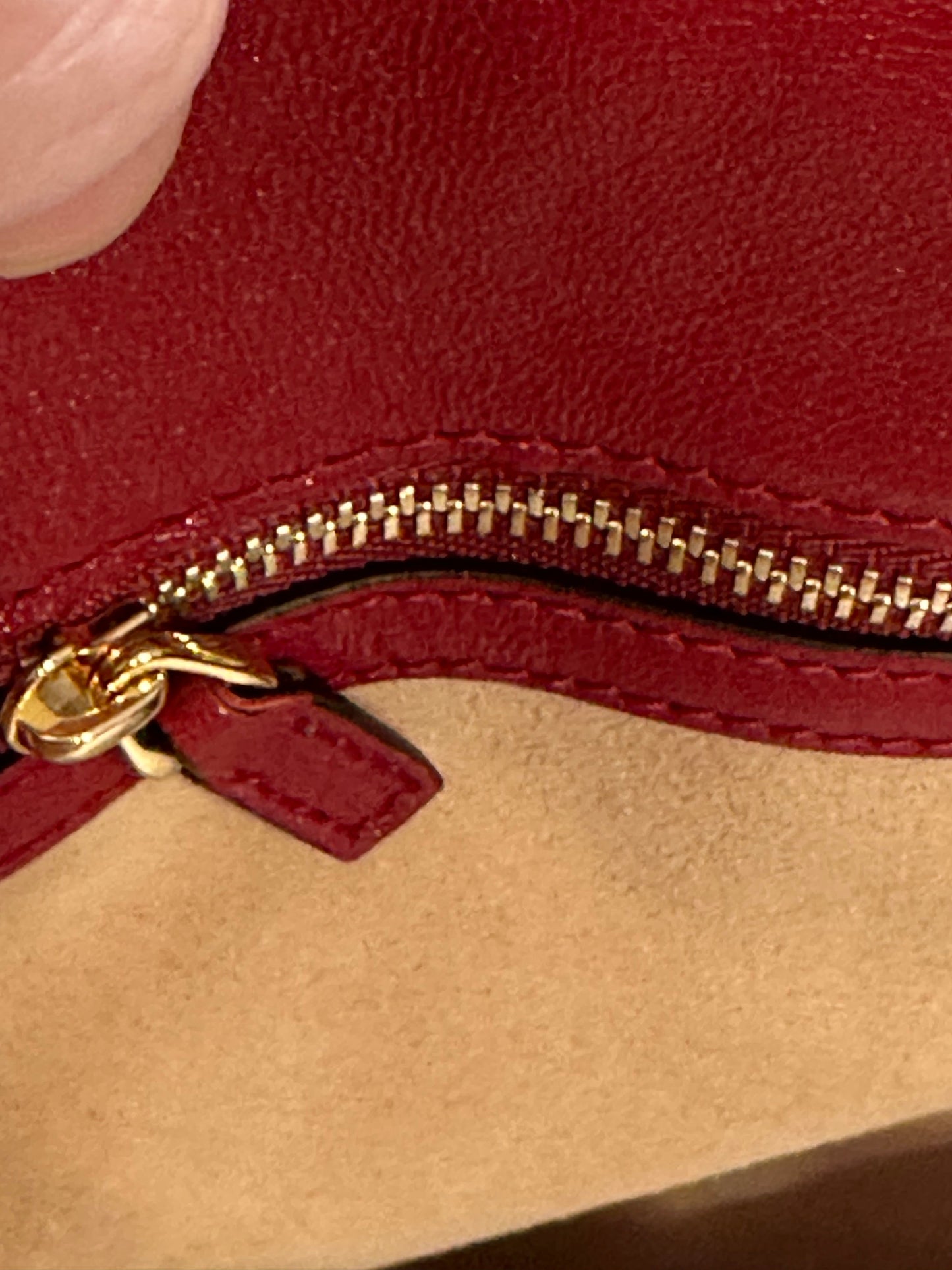 Gucci Interlocking GG 1955 Horsebit Collection Shoulder Bag in Red Leather