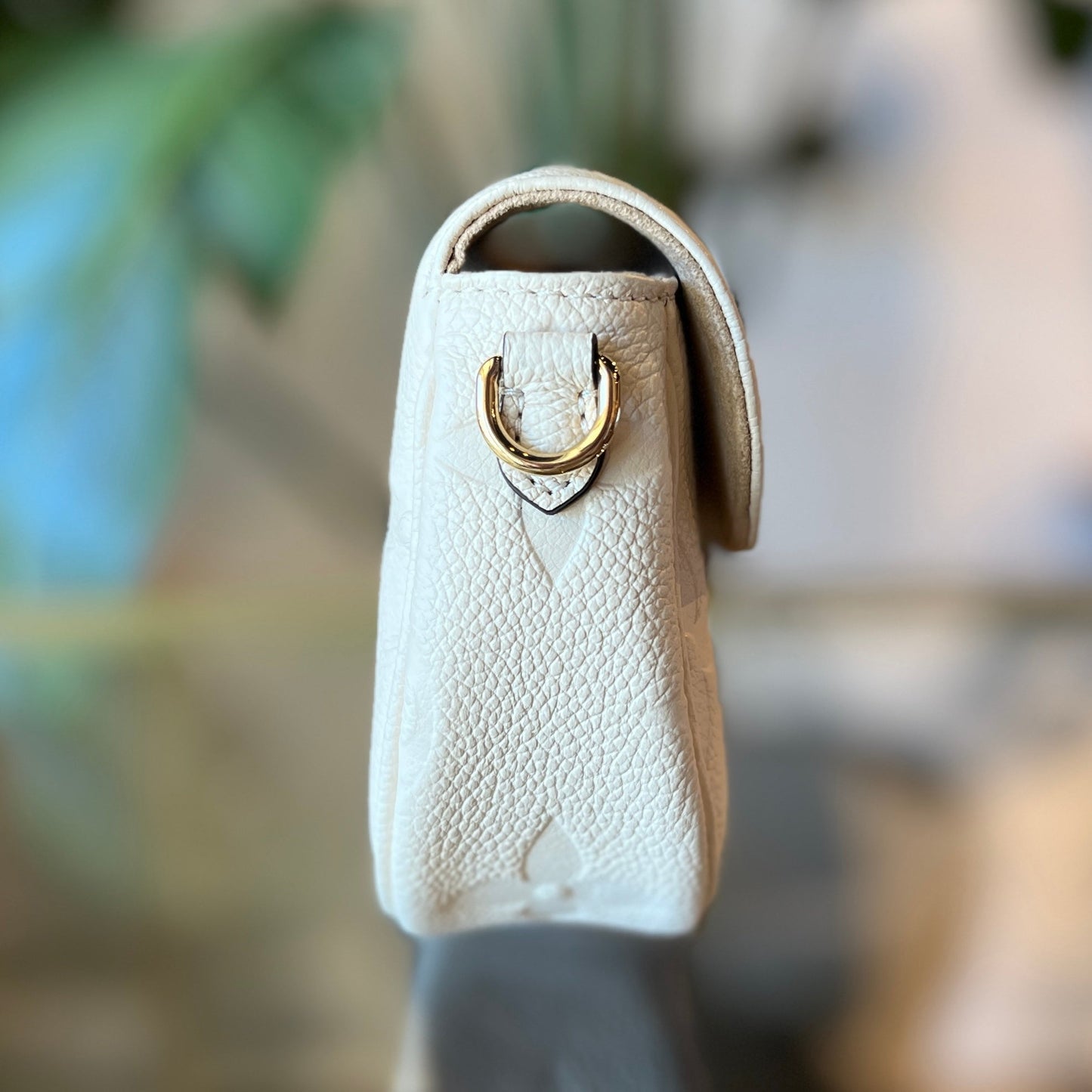LOUIS VUITTON Cream Wallet on Chain Ivy