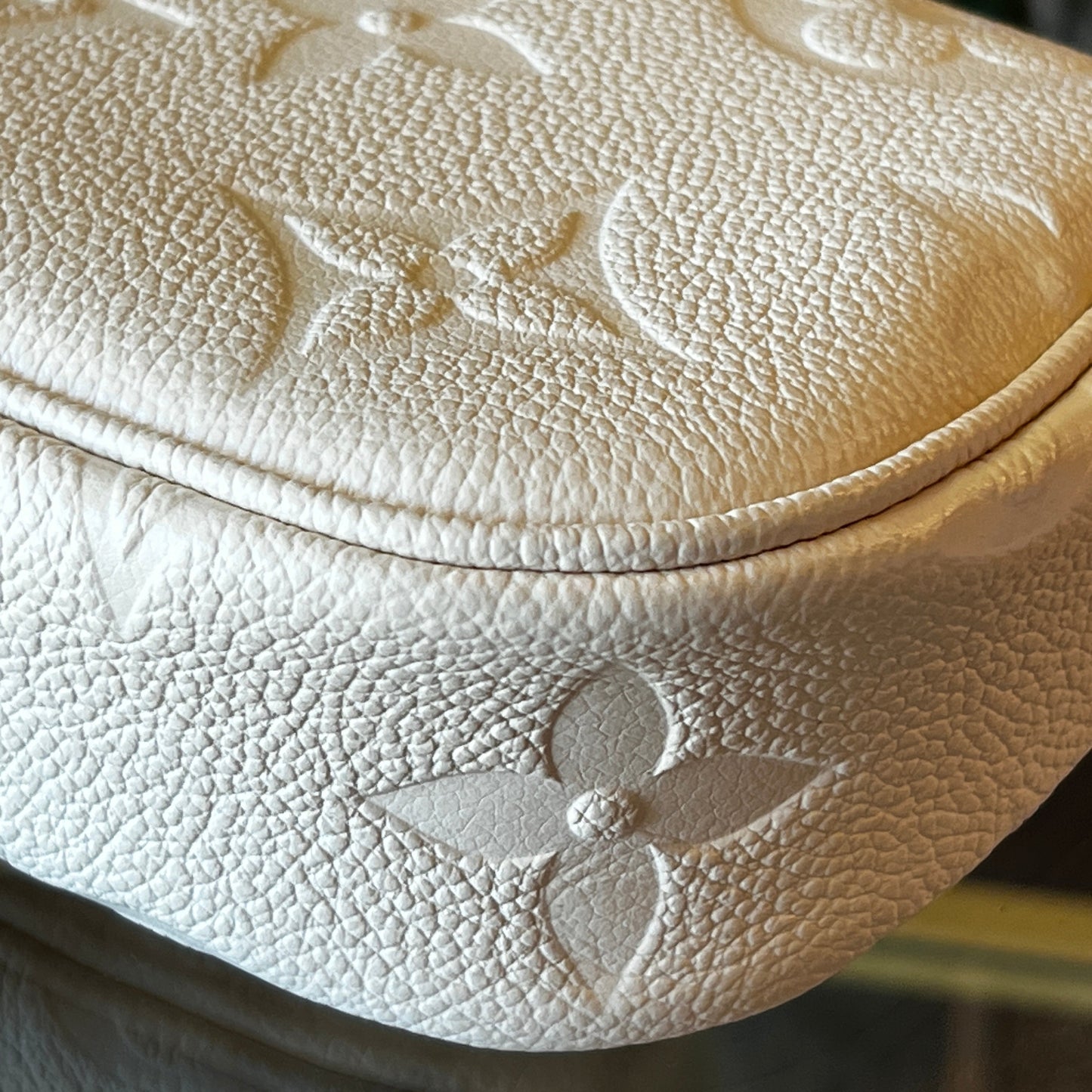 LOUIS VUITTON Cream Wallet on Chain Ivy