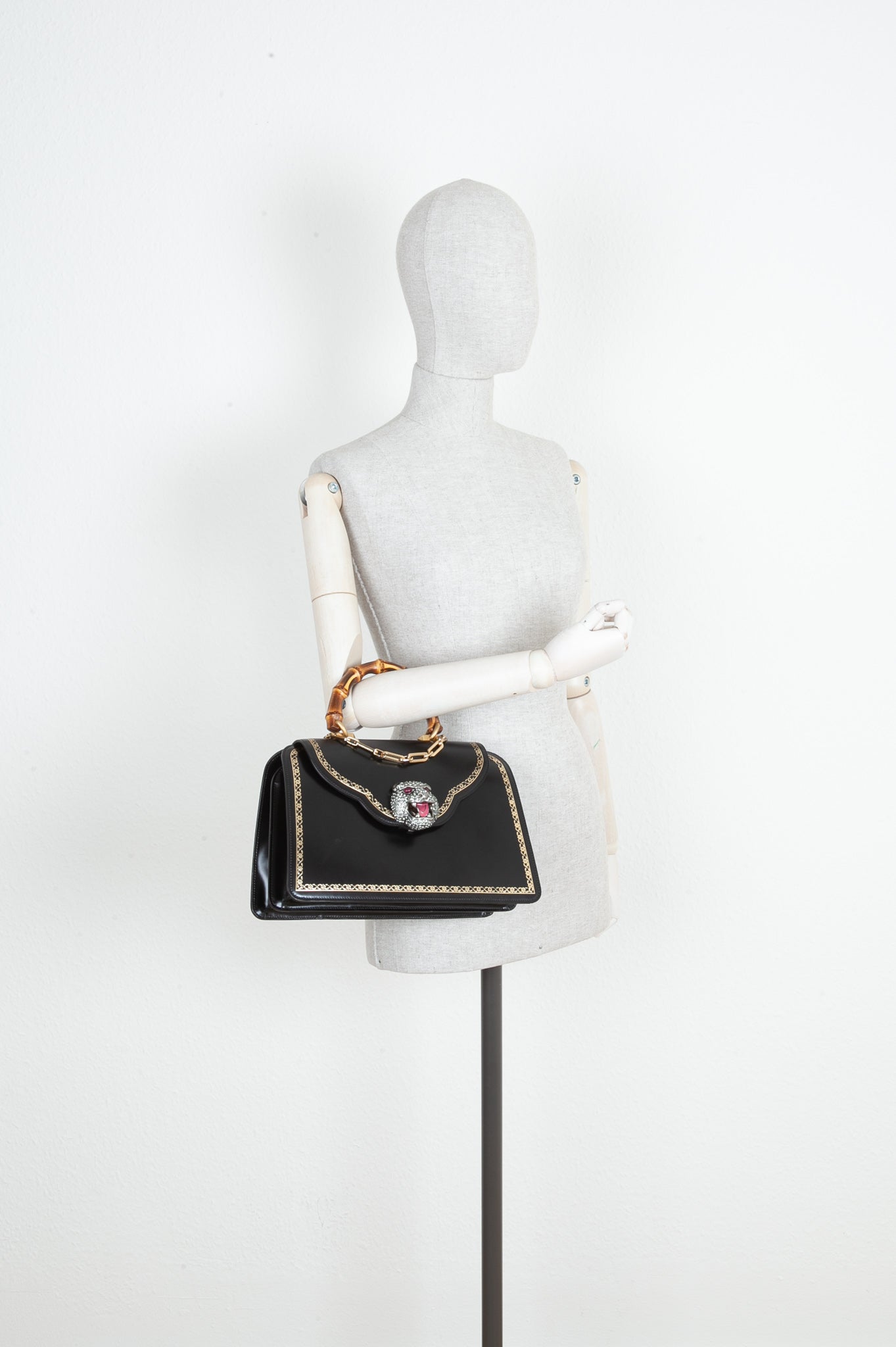 GUCCI Thiara Medium Bag
