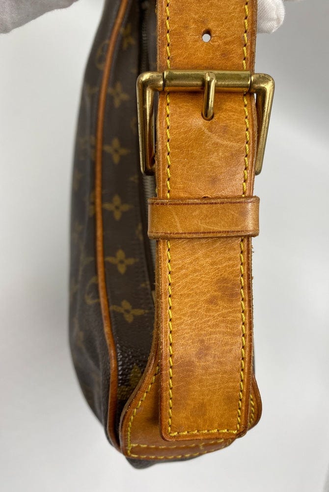 Louis Vuitton Croissant MM