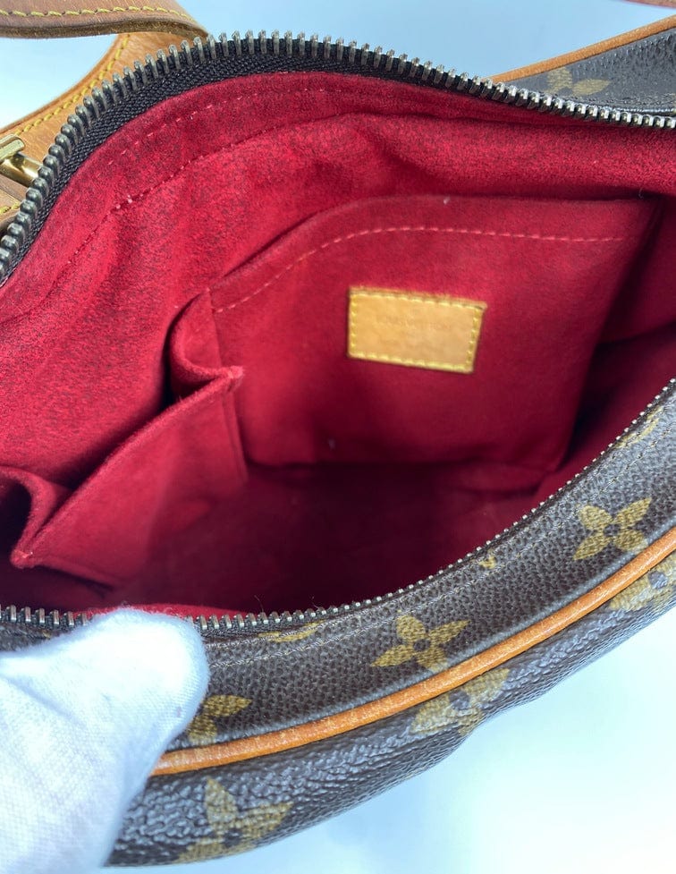 Louis Vuitton Croissant MM