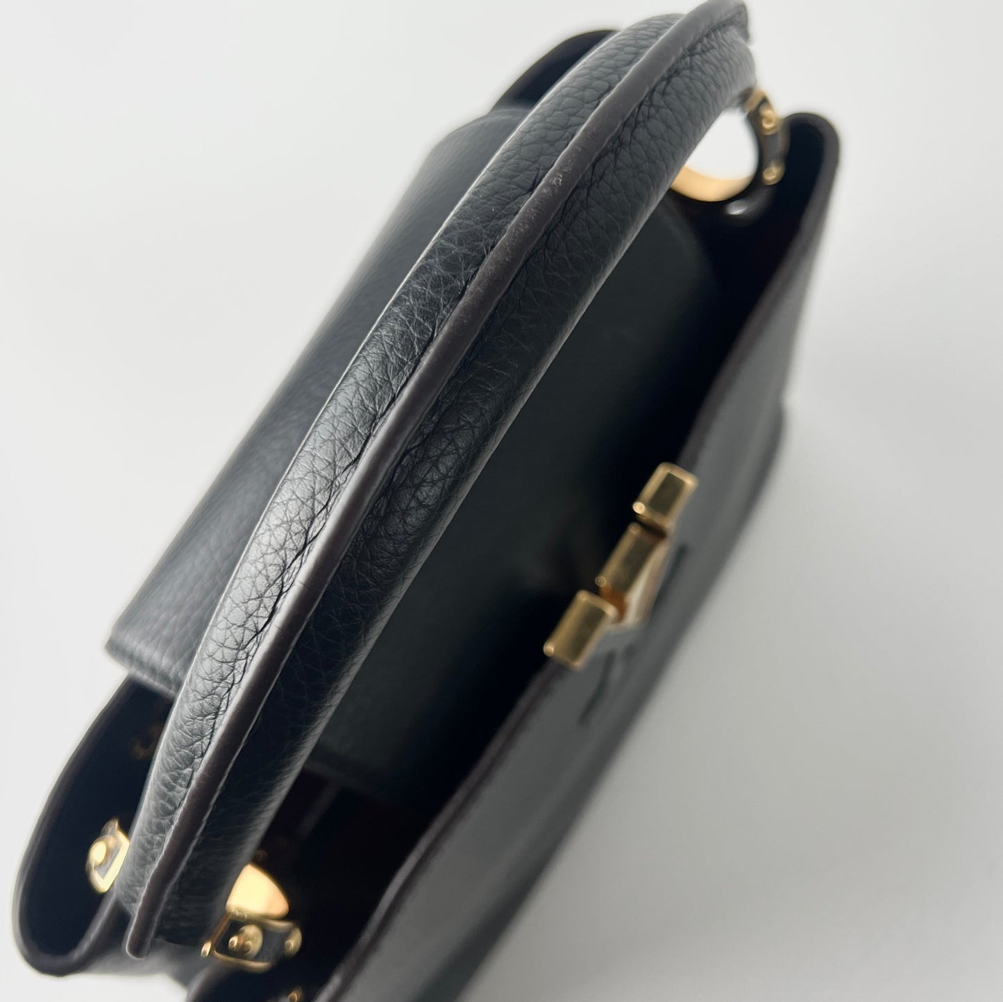 Louis Vuitton Capucine MM Black