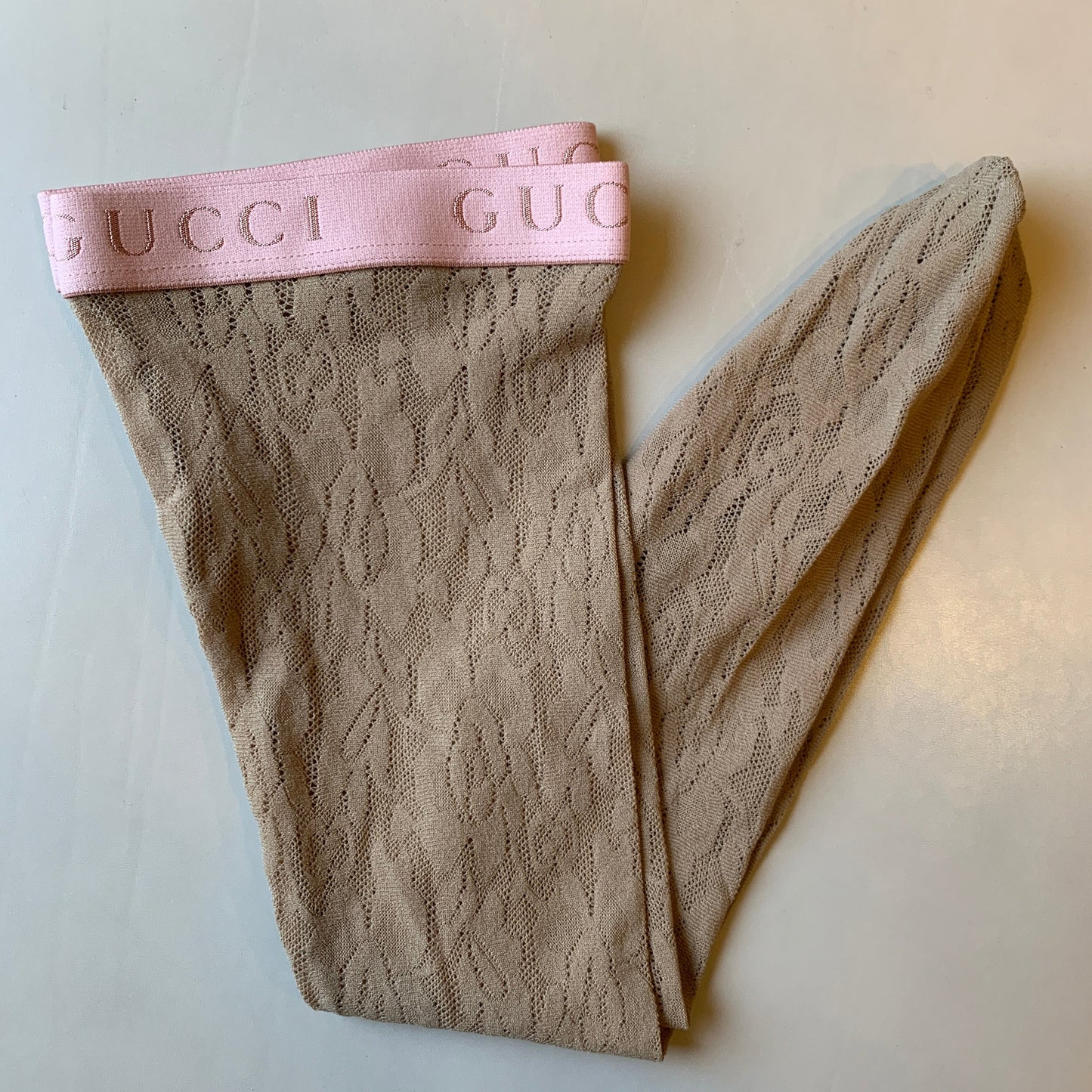 Gucci GG Floral Lace Socks in Tan