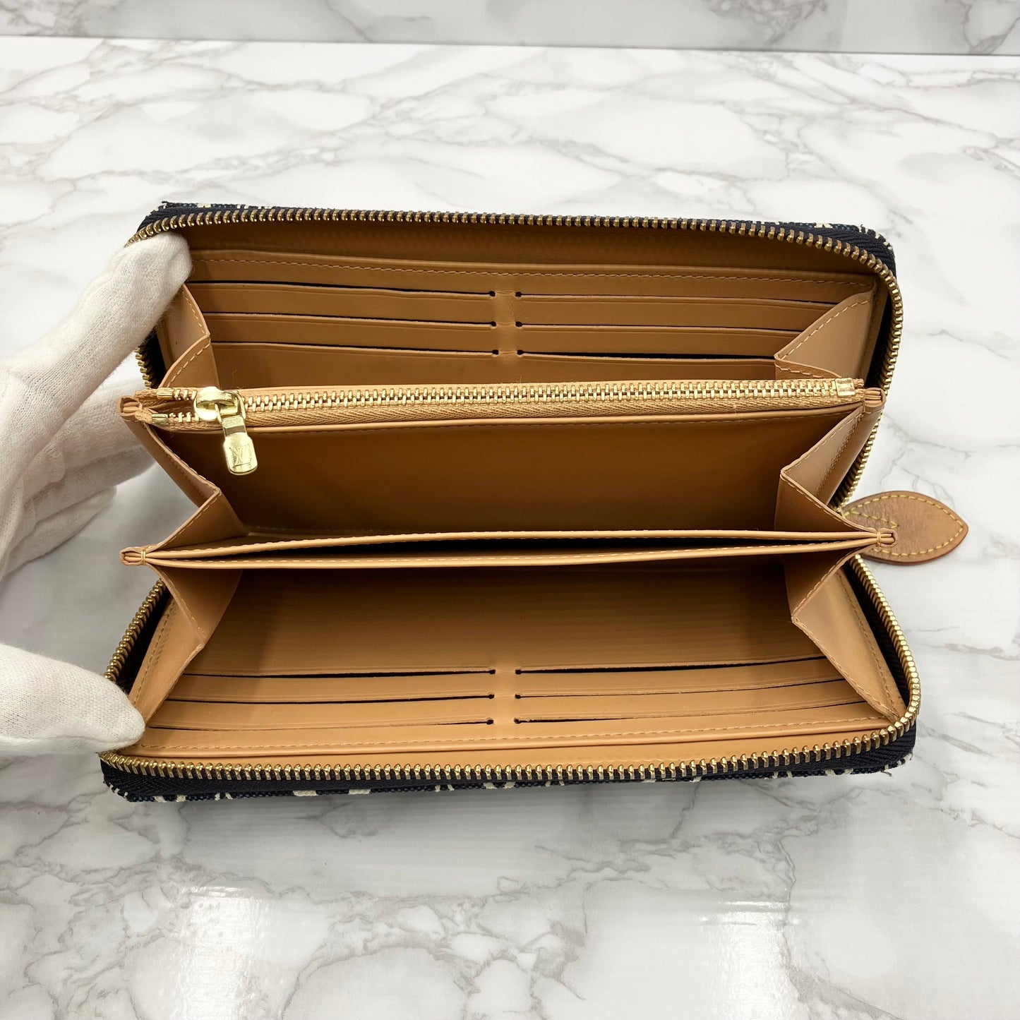 Louis Vuitton 1854 Zippy Wallet