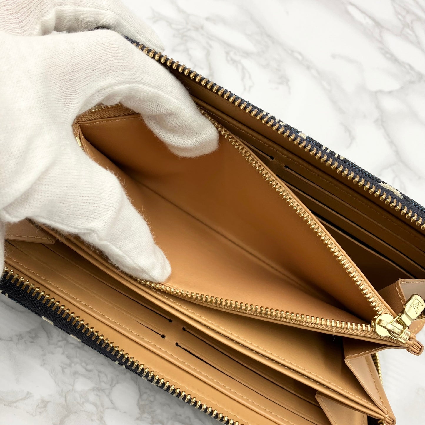 Louis Vuitton 1854 Zippy Wallet