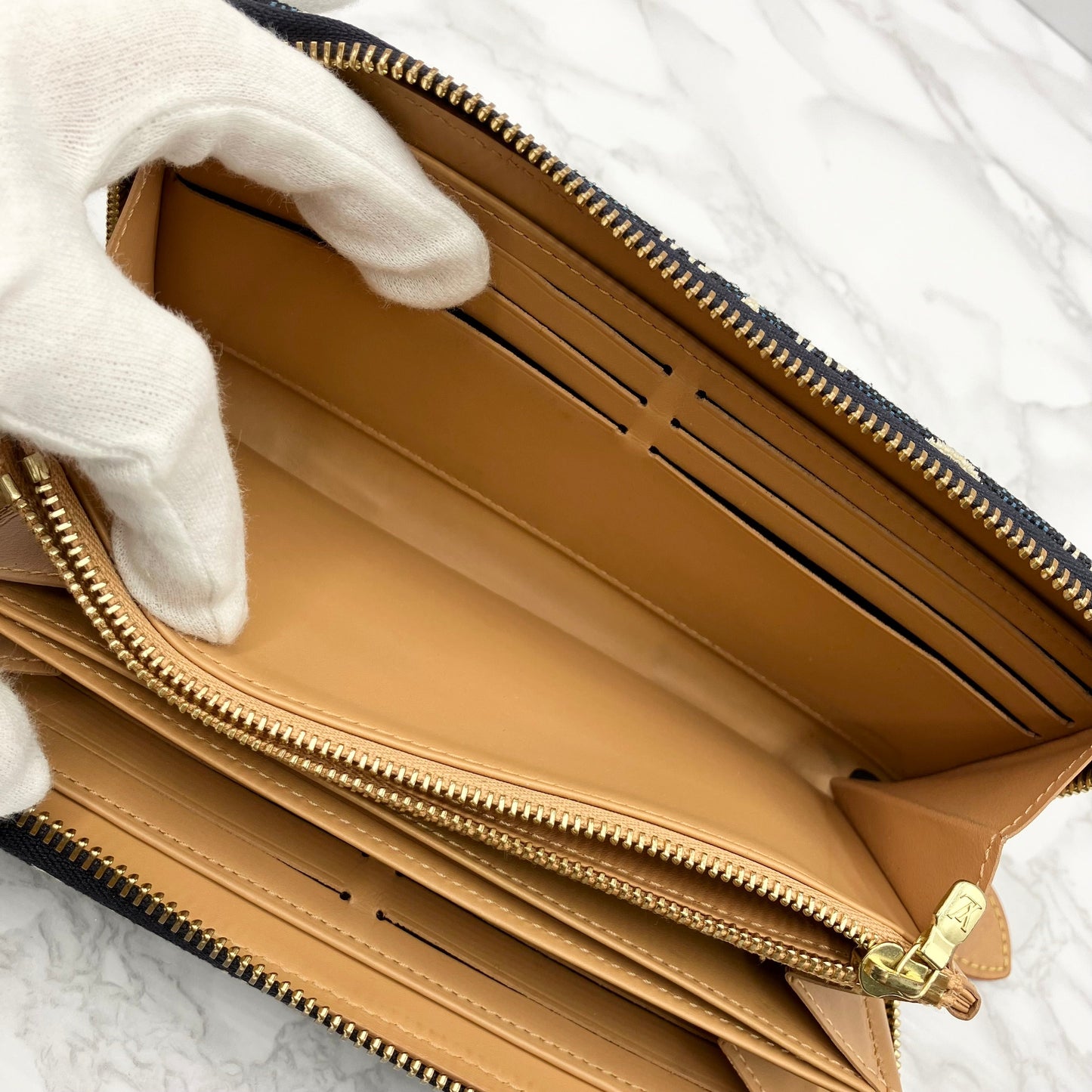 Louis Vuitton 1854 Zippy Wallet