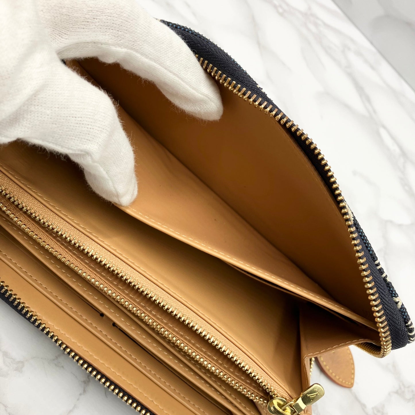 Louis Vuitton 1854 Zippy Wallet