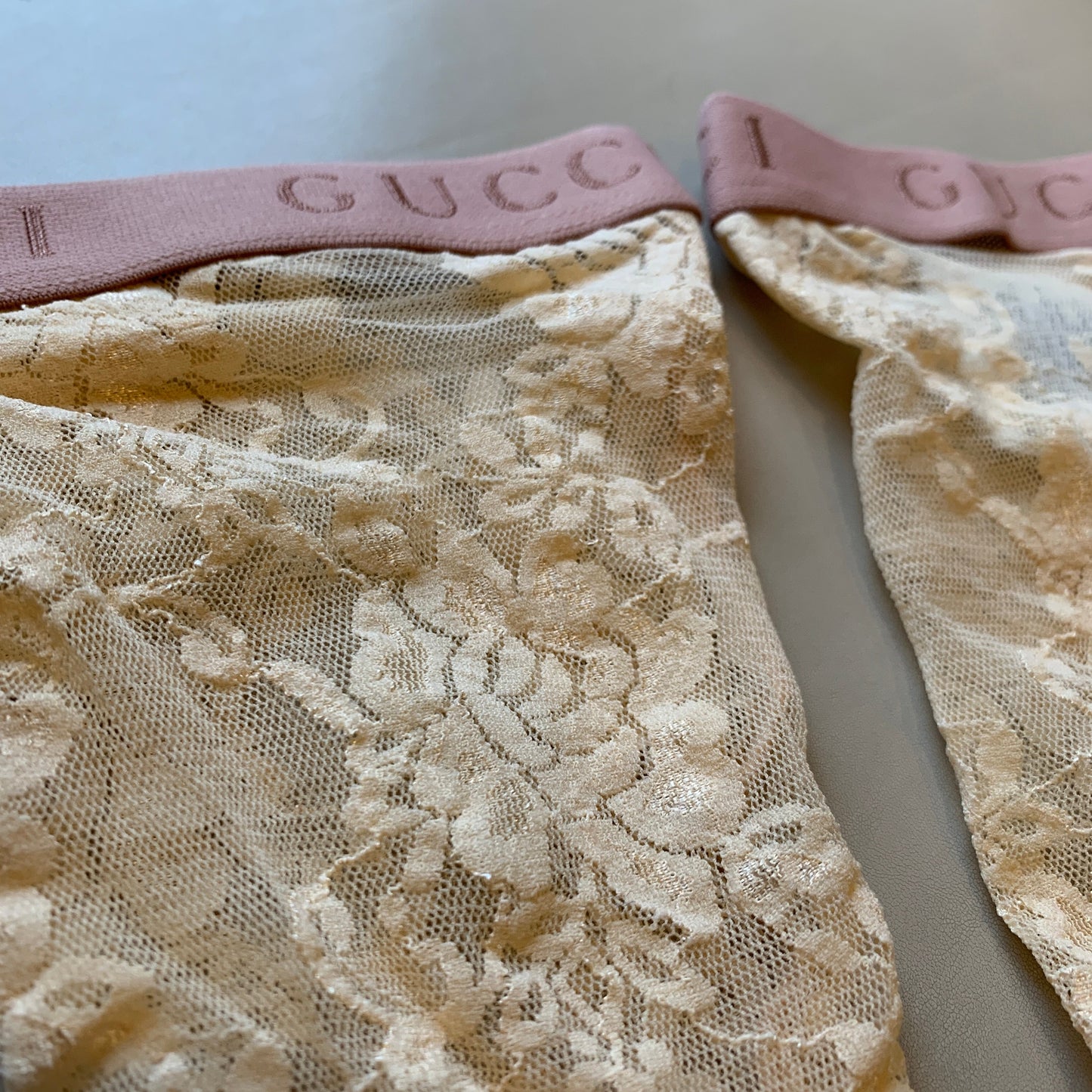 Gucci Metallic Floral Lace Socks in Cream
