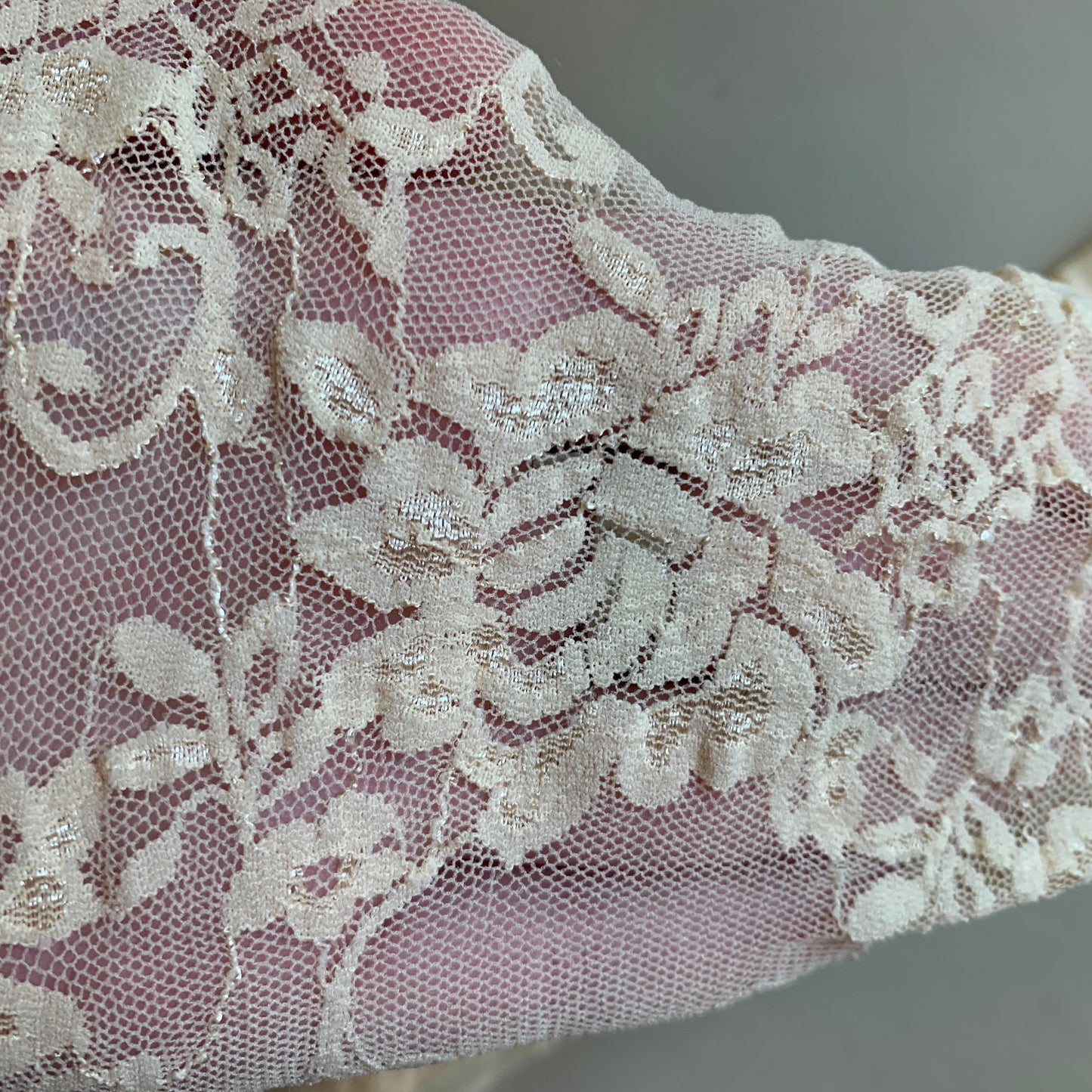 Gucci Metallic Floral Lace Socks in Cream