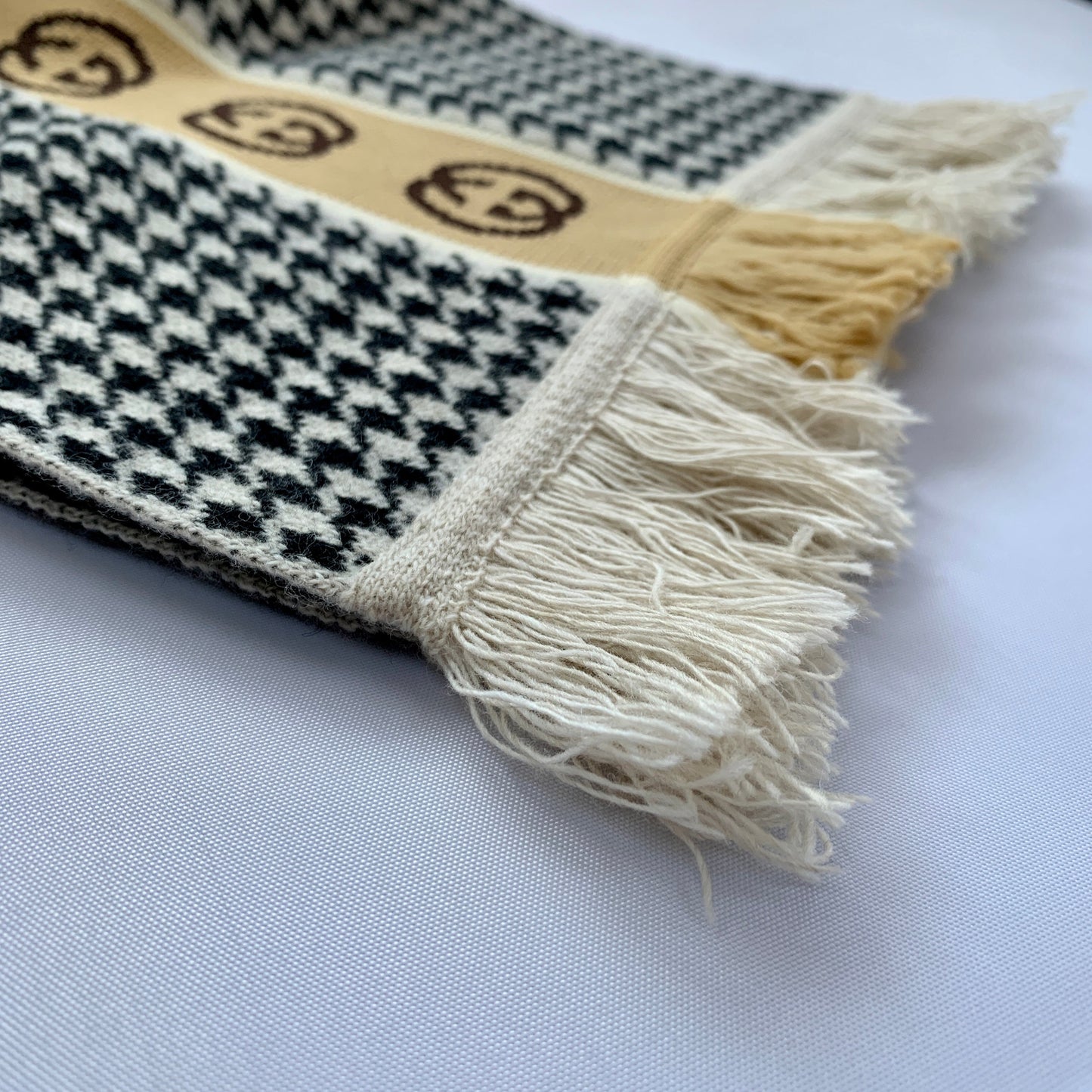 Gucci Interlocking GG Houndstooth Wool Scarf in Black