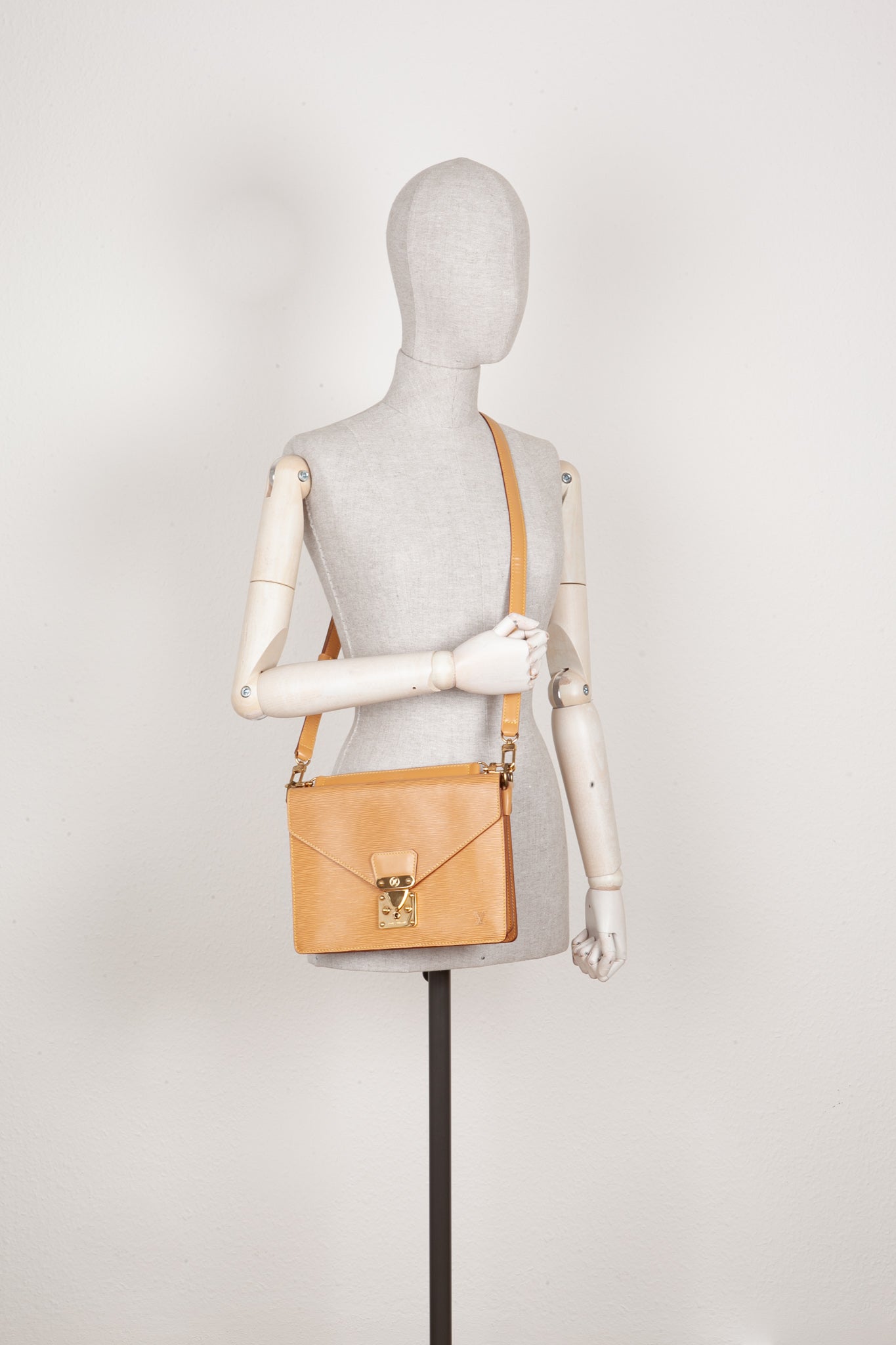 LOUIS VUITTON Biface Bag Epi Sable