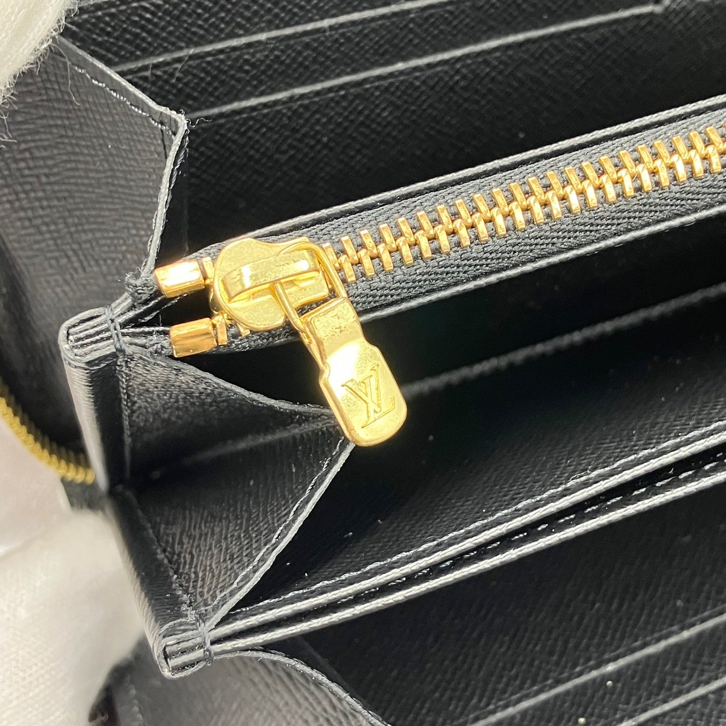 Louis Vuitton  Giant Monogram Zippy