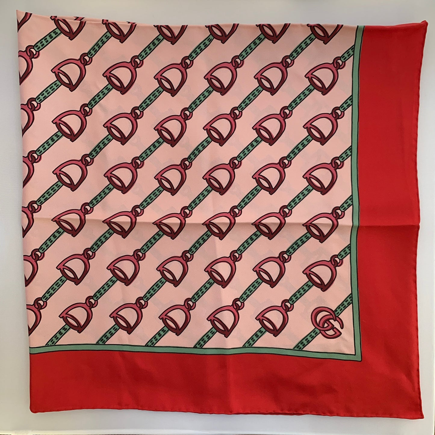 Gucci Reign Horse-bit Silk Twill Scarf in Pink