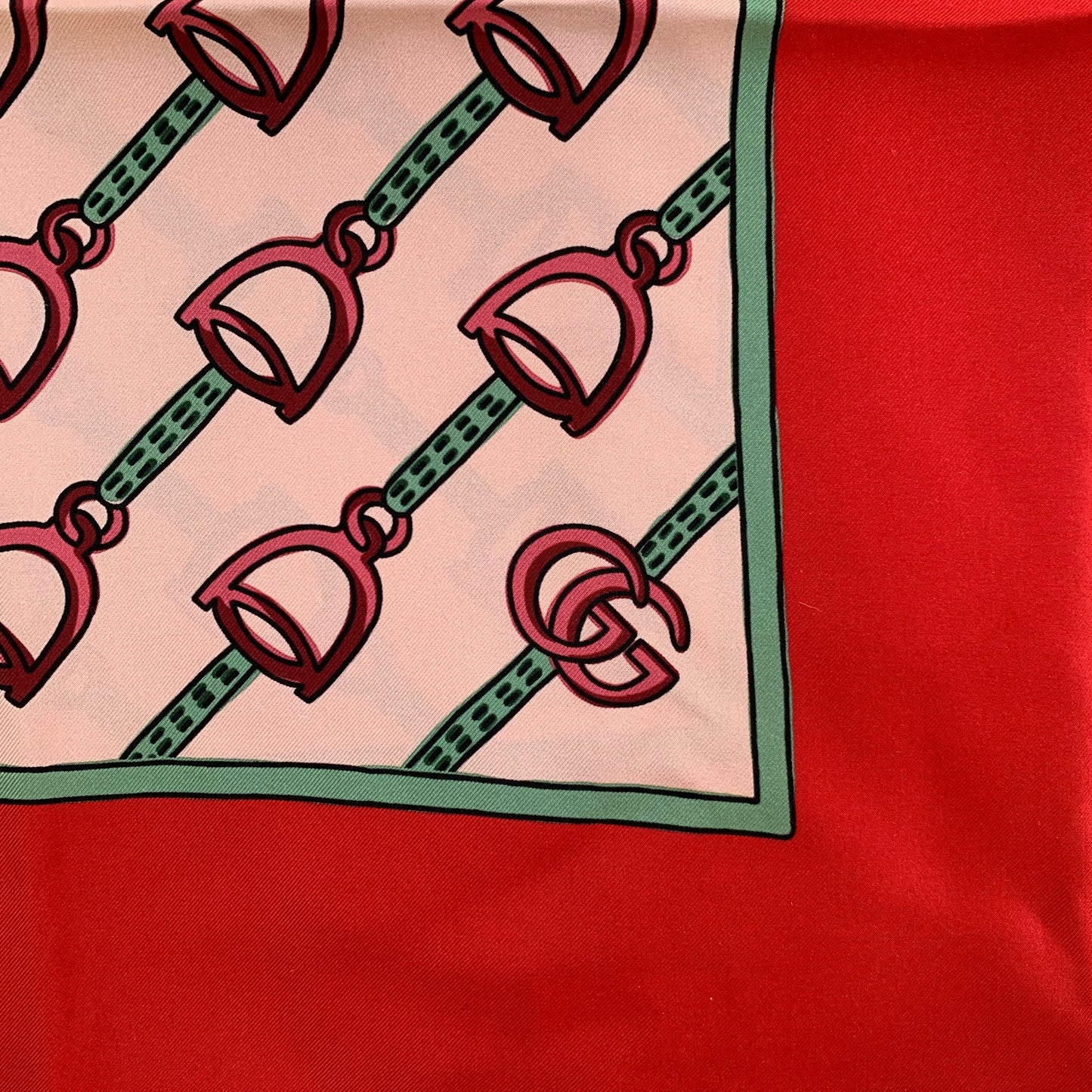 Gucci Reign Horse-bit Silk Twill Scarf in Pink