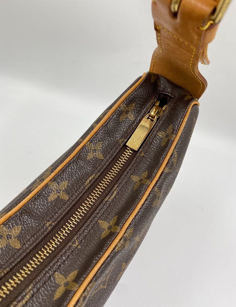 Louis Vuitton Croissant MM