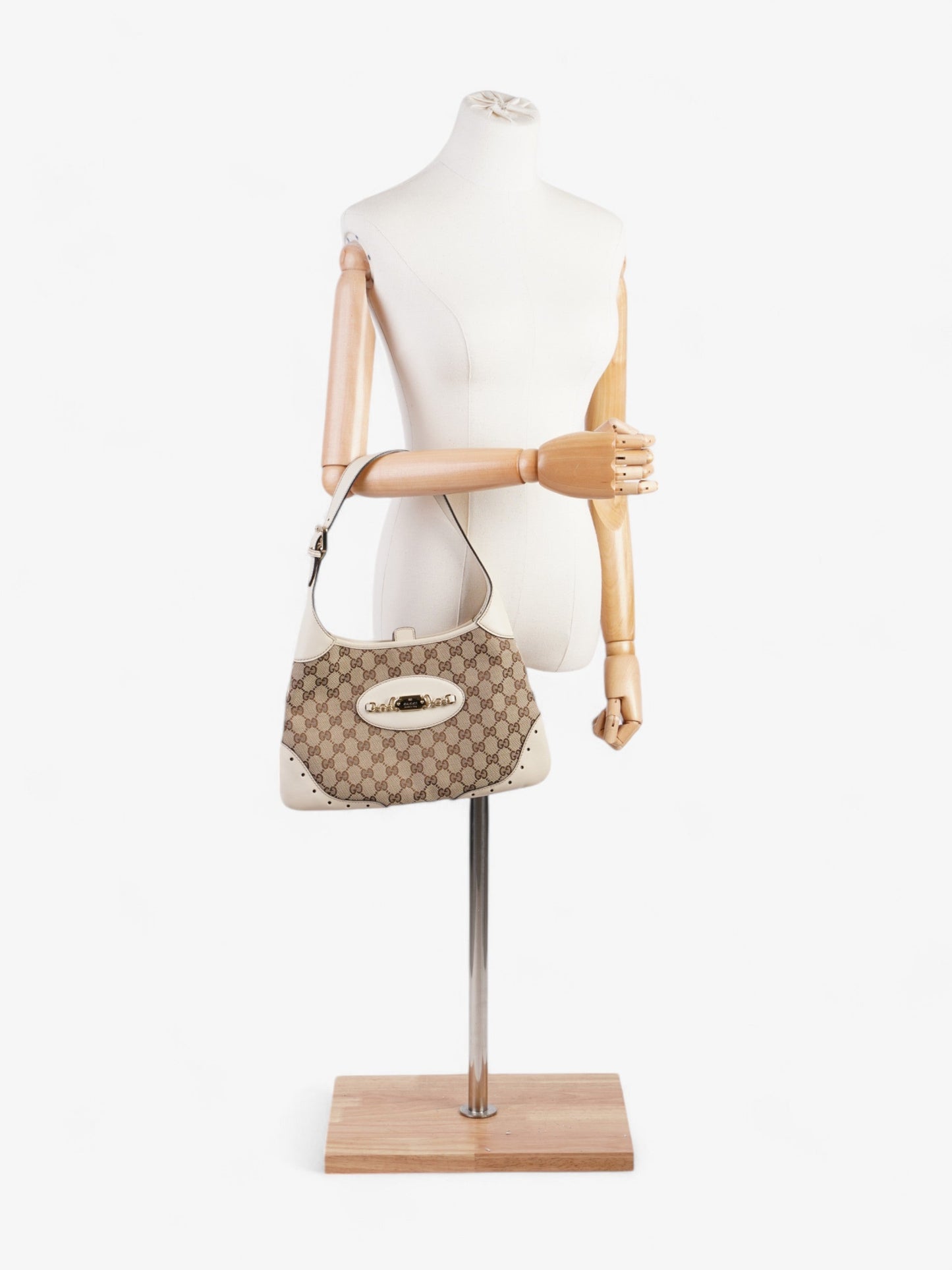 Gucci Shoulder Bag Supreme / Cream Canvas