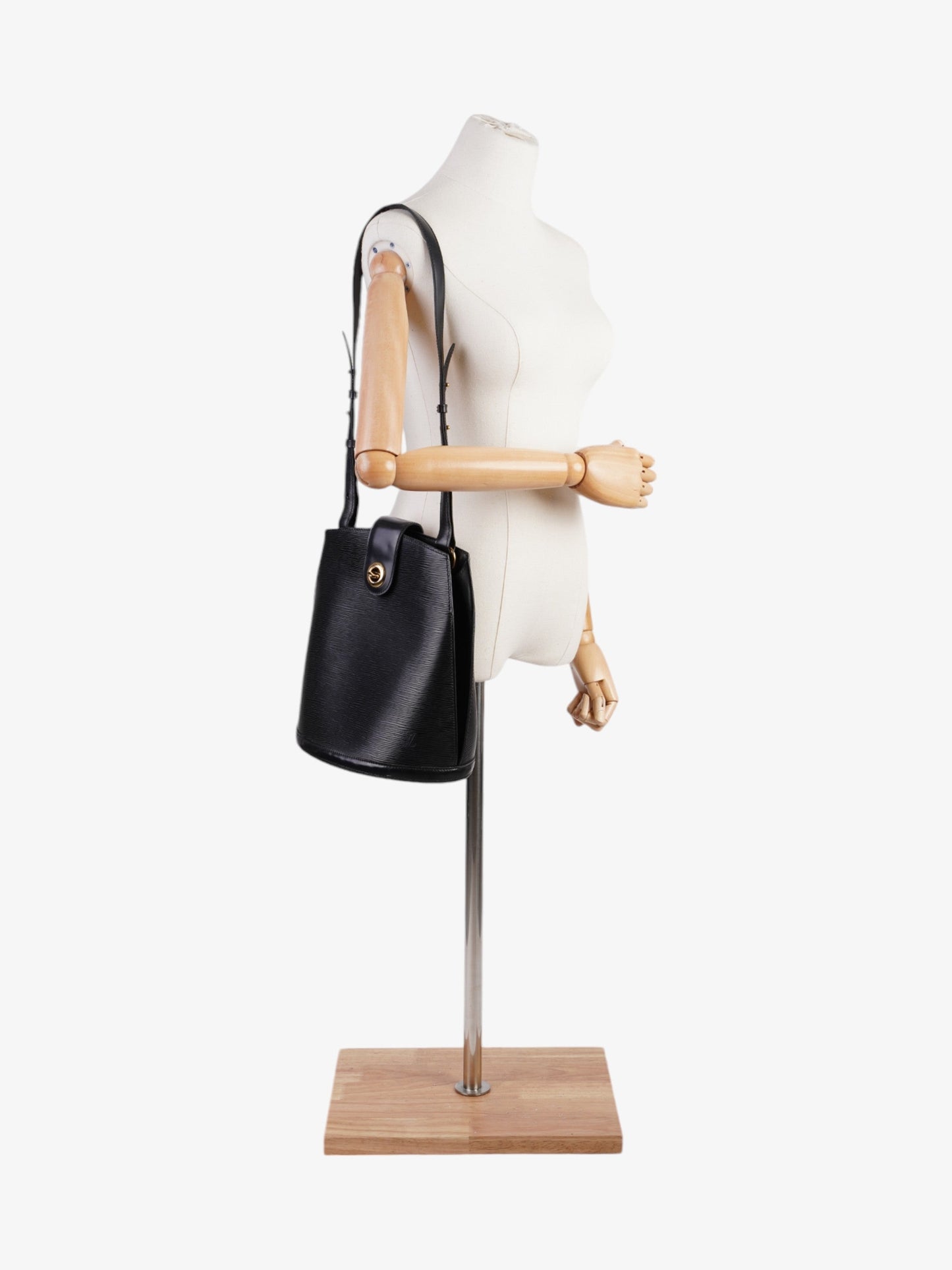 Louis Vuitton Cluny Black Epi Leather