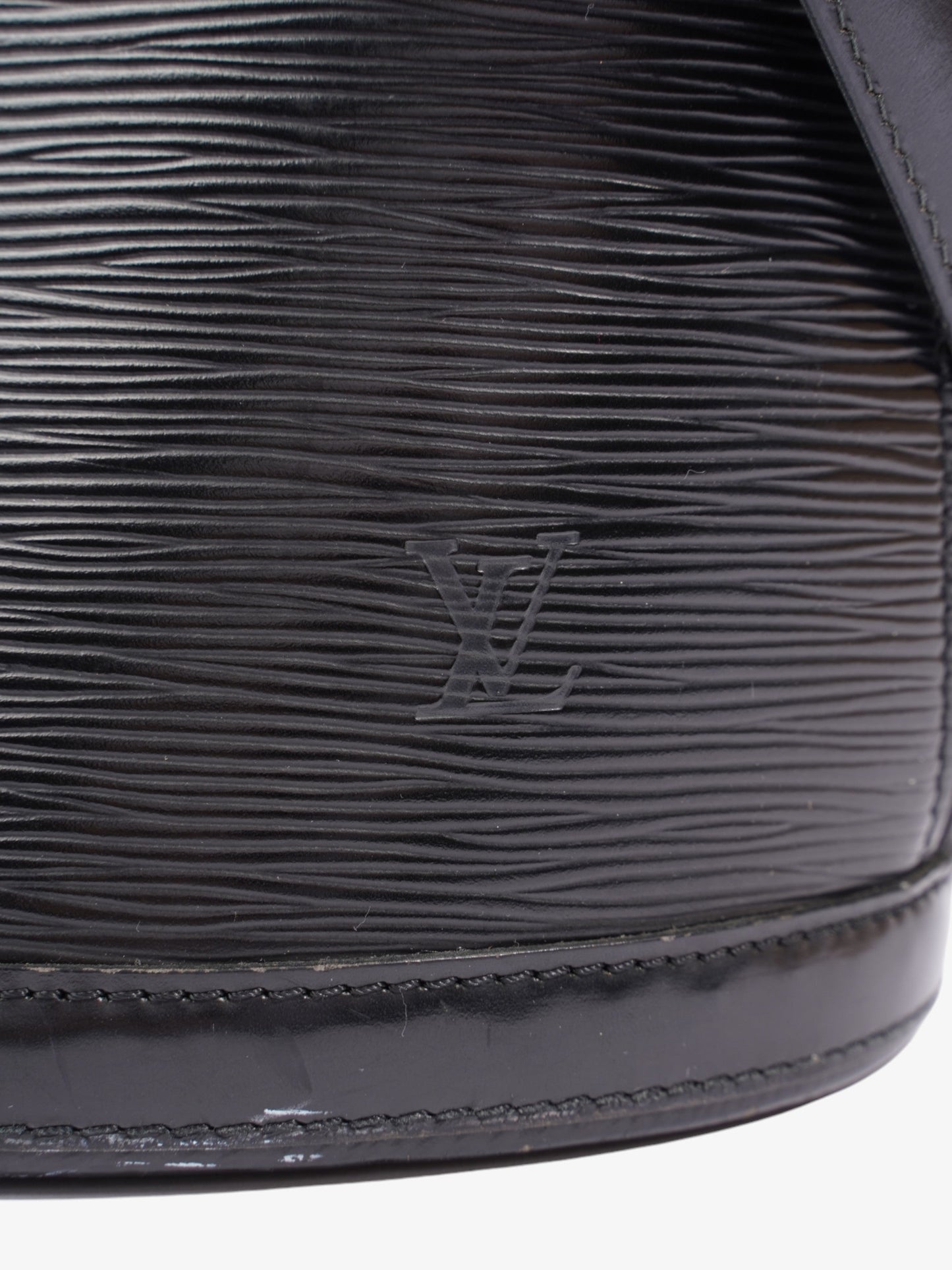 Louis Vuitton Cluny Black Epi Leather