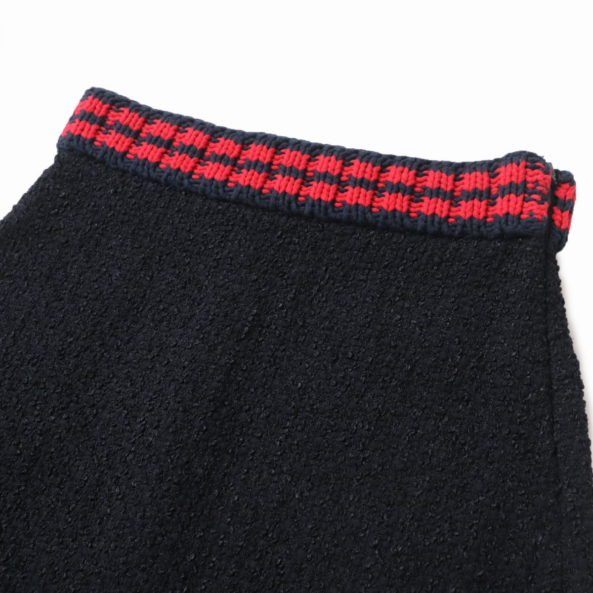 GUCCI skirt Outer: 79% nylon, Outer: 11% cotton, Outer: 10% acrylic, Part: 76% cotton, Part: 24% nylon, Lining: 77% cotton, 23% silk Black x Navy x Red Women 44 Used