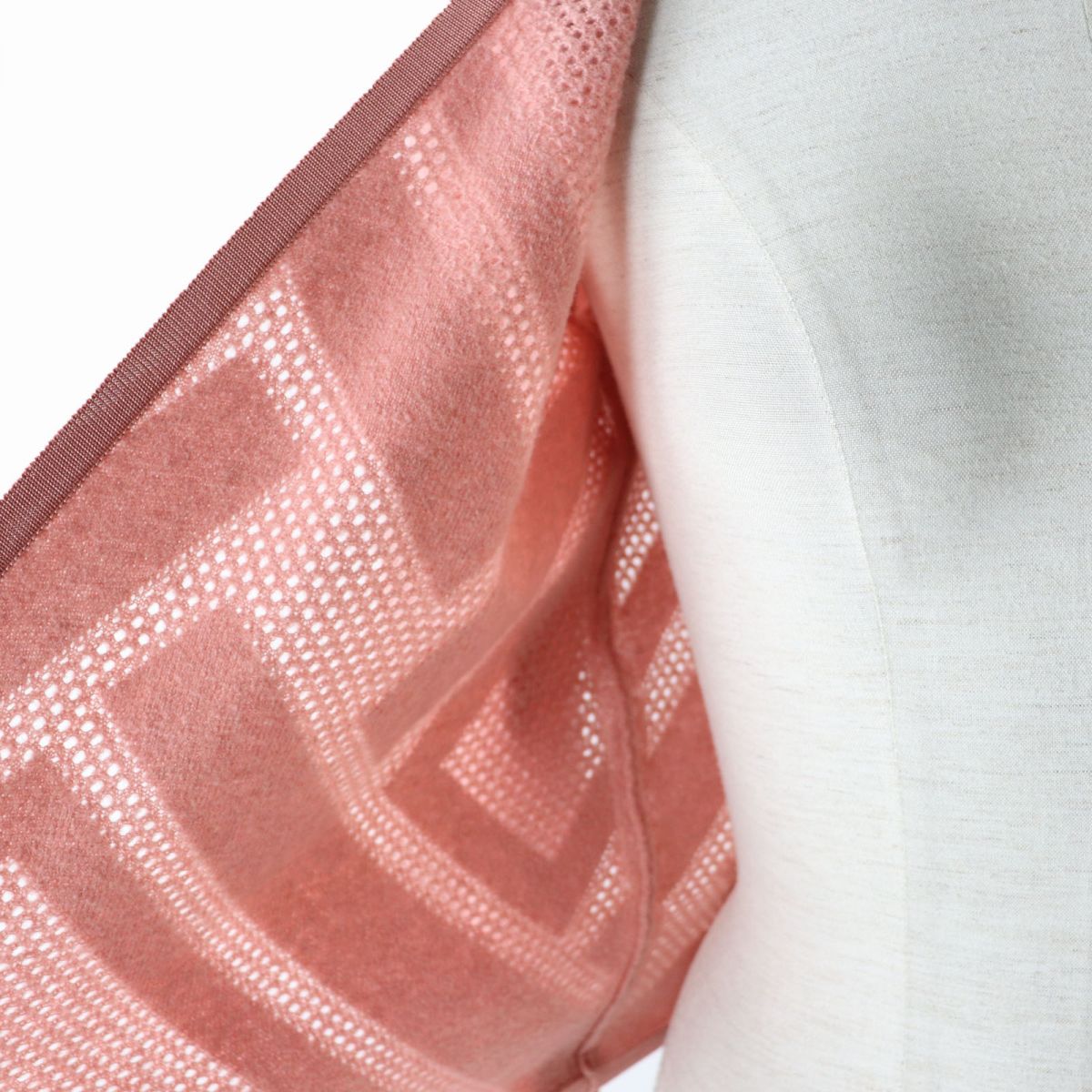 HERMES knit Main: 63% wool, Main: 27% nylon, Main: 10% cashmere, Rib and string parts: 96% silk, 3% nylon, 1% polyurethane pink Women 34 Used