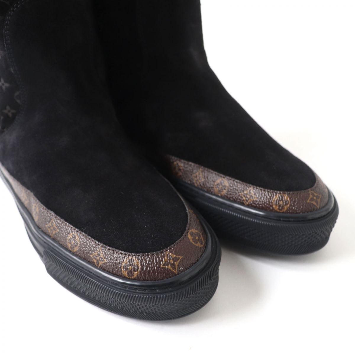 LOUIS VUITTON boots Mouton black 35