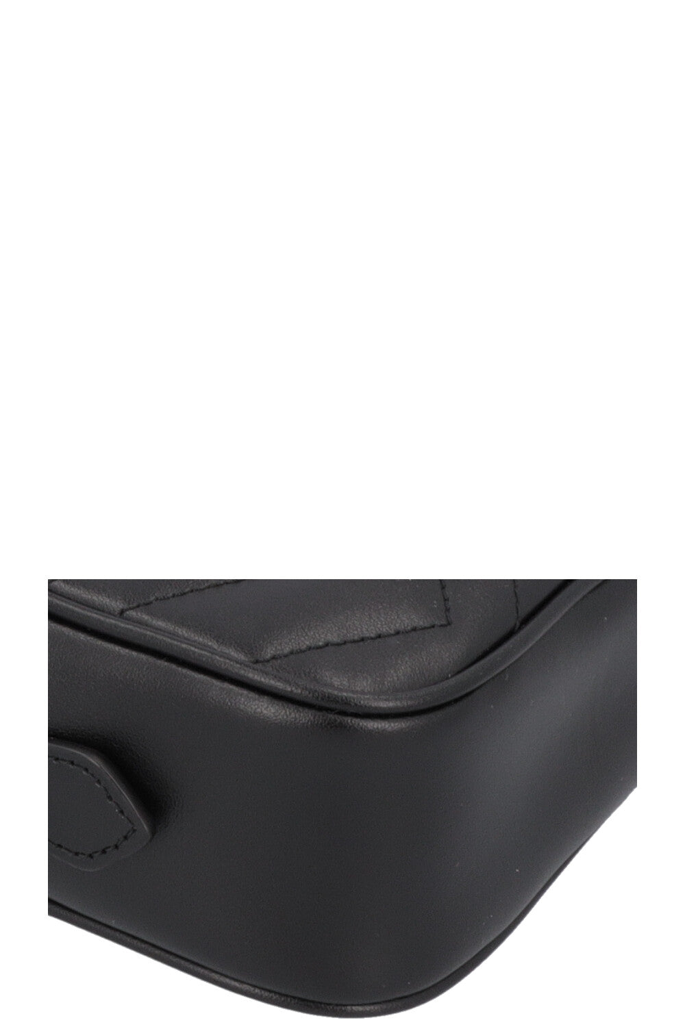 GUCCI Small Marmont Quilted Crossbody Bag Black