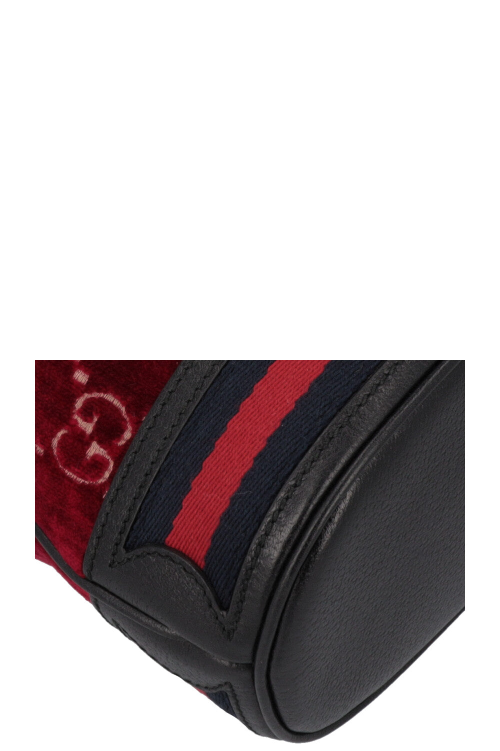 GUCCI Supreme GG Bucket Bag Velvet Red