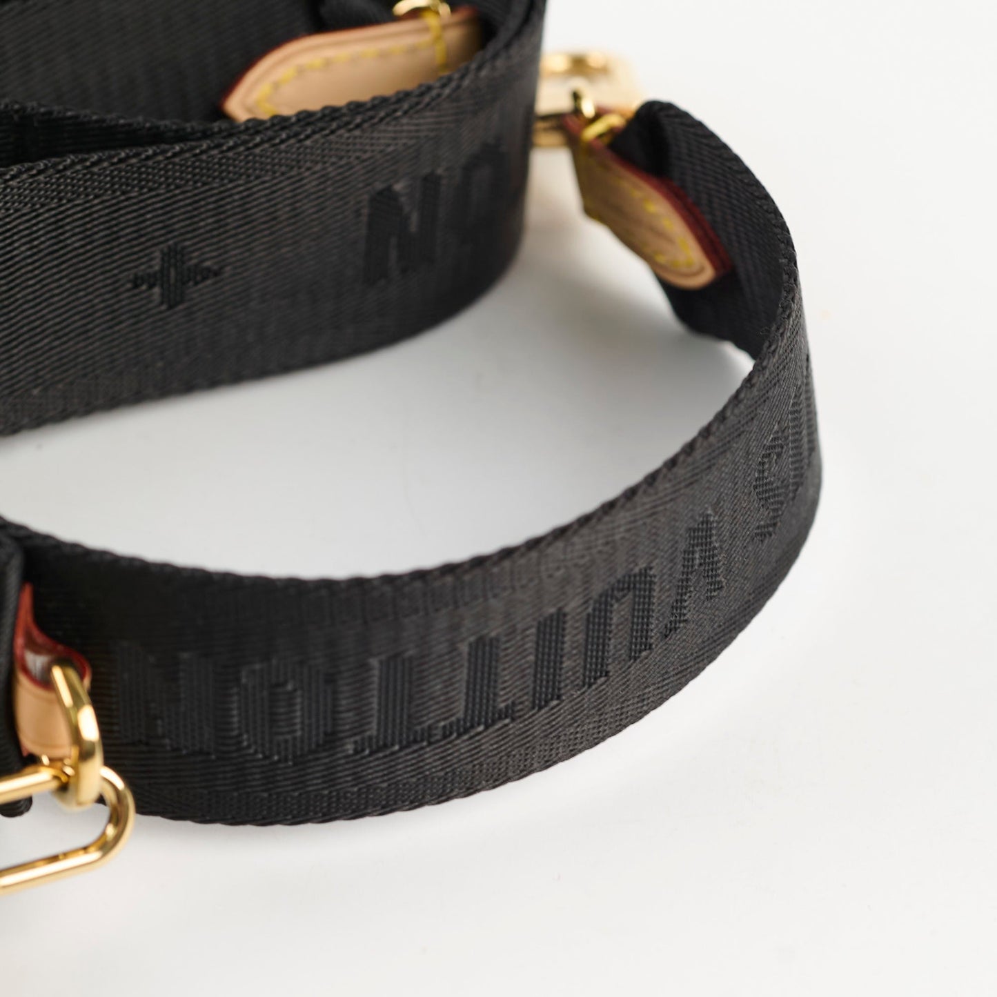 Louis Vuitton Canvas Strap With Coin  Alice Bags Monogram Black
